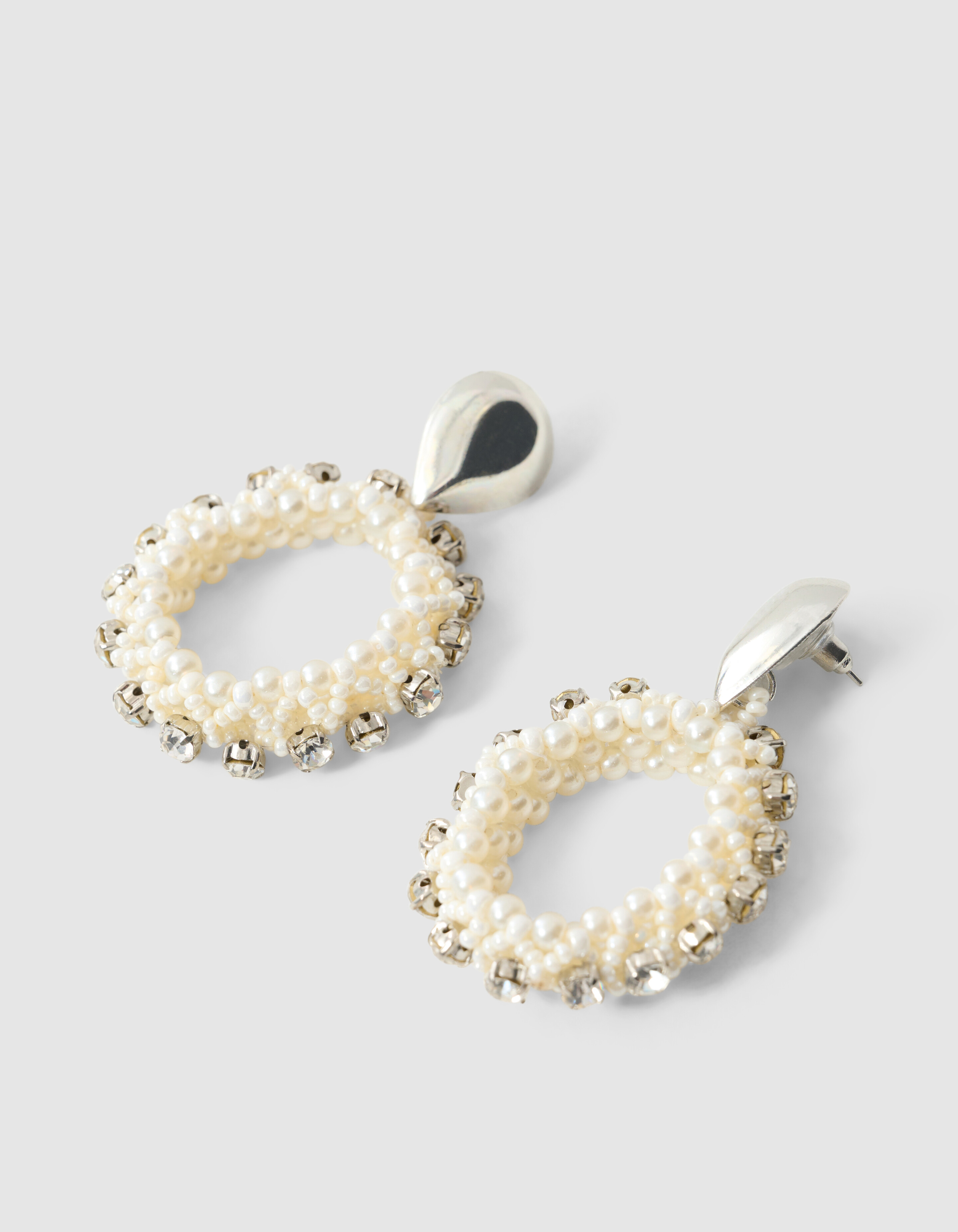 Beaded Oval Ohrringe Gebrochenes Wei&szlig; SHOEBY ACCESSOIRES