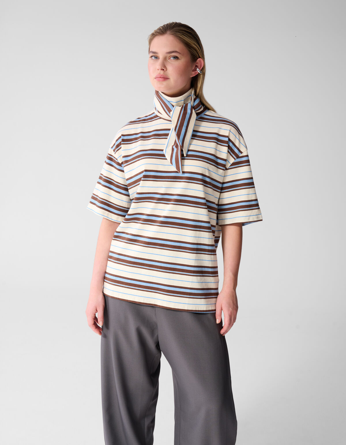 Gestreiftes T-Shirt mit Schal Gebrochenes Wei&szlig;/Sch SHOEBY WOMEN