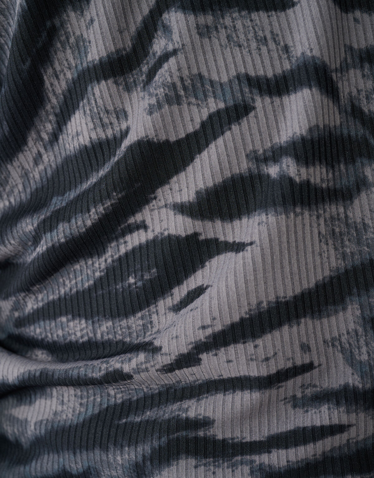 Tigerprint Rib Jersey Top Dunkelgrau SHOEBY WOMEN