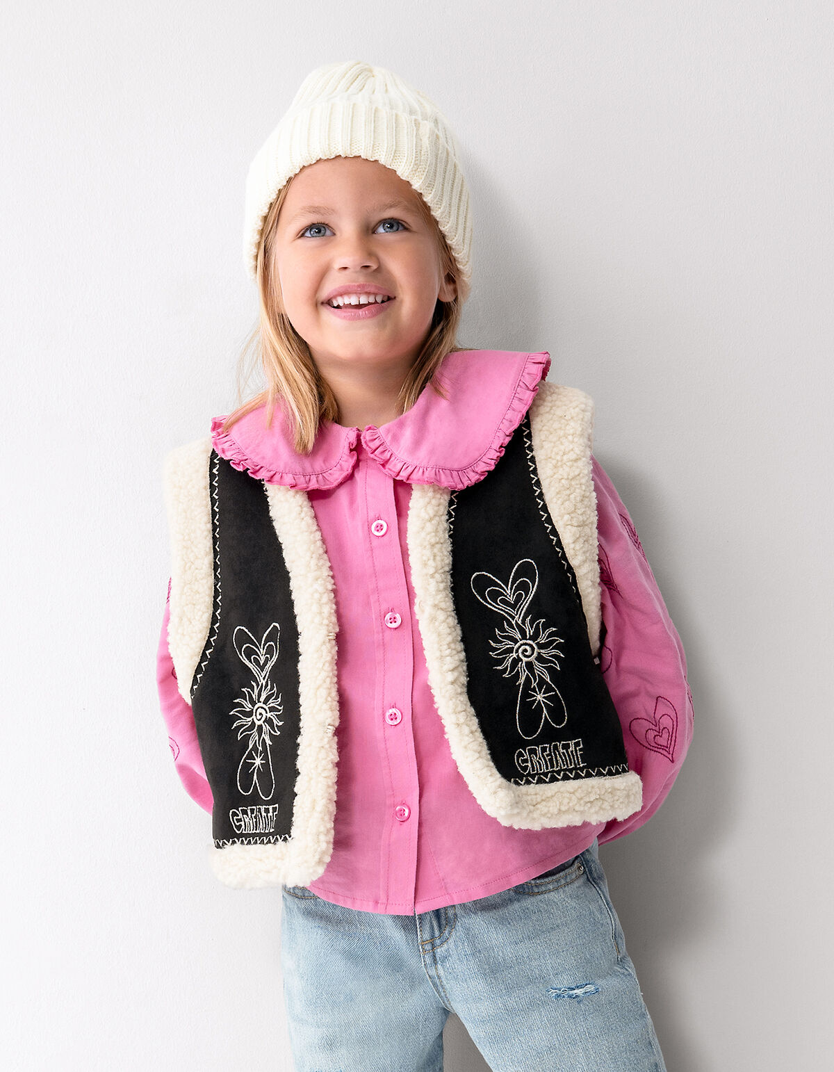 Weste mit Teddy-Stickerei in Schwarz SHOEBY GIRLS