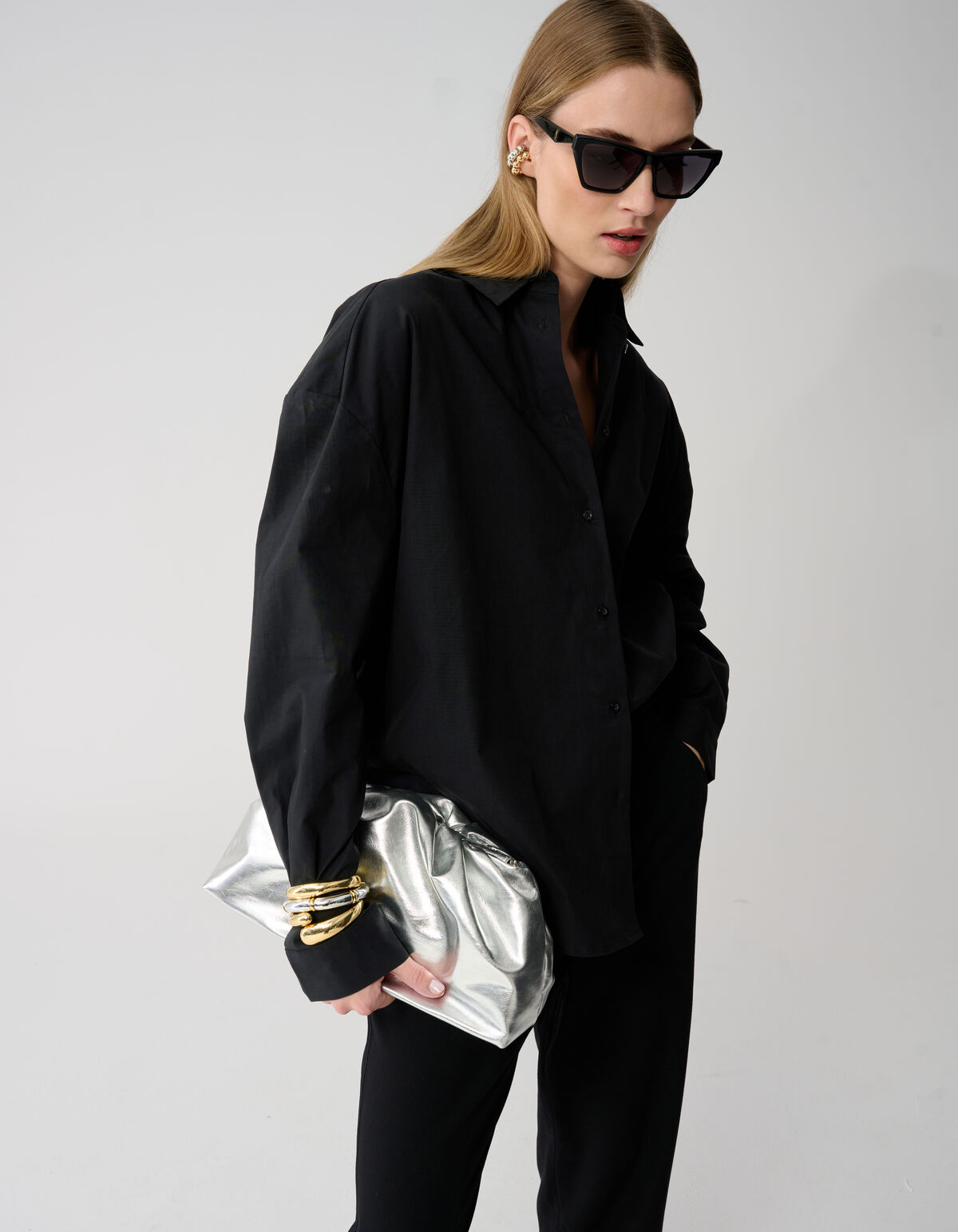 Gro&szlig;e Schulterbluse Schwarz von Lonneke SHOEBY WOMEN