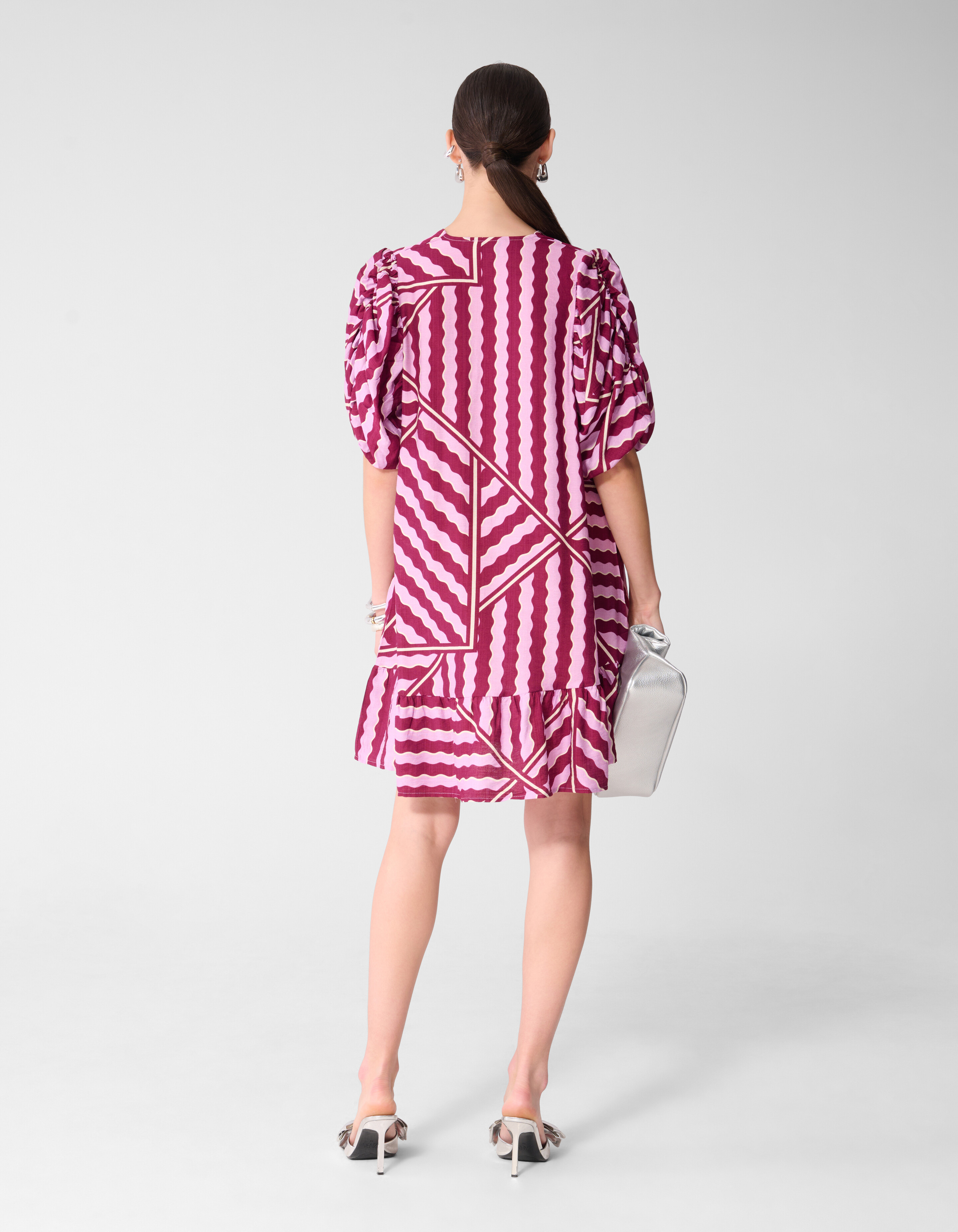 Mini-Kleid mit gewellten, bedruckten Puff&auml;rmeln in SHOEBY WOMEN