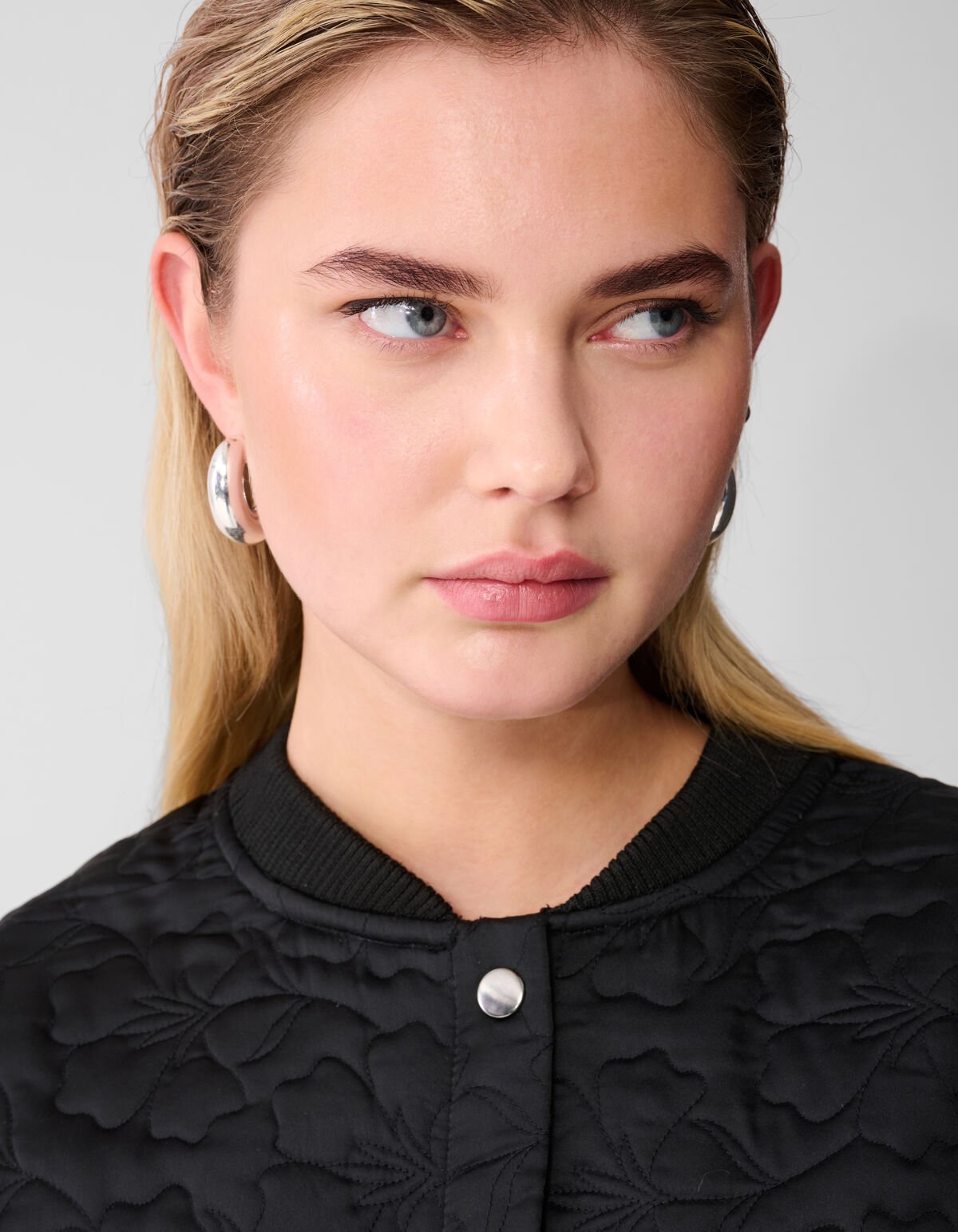 Kurz&auml;rmelige Bomberjacke mit Stickerei Schwarz SHOEBY WOMEN