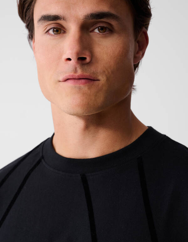 Flock Line Artwork T-shirt Schwarz SHOEBY MEN