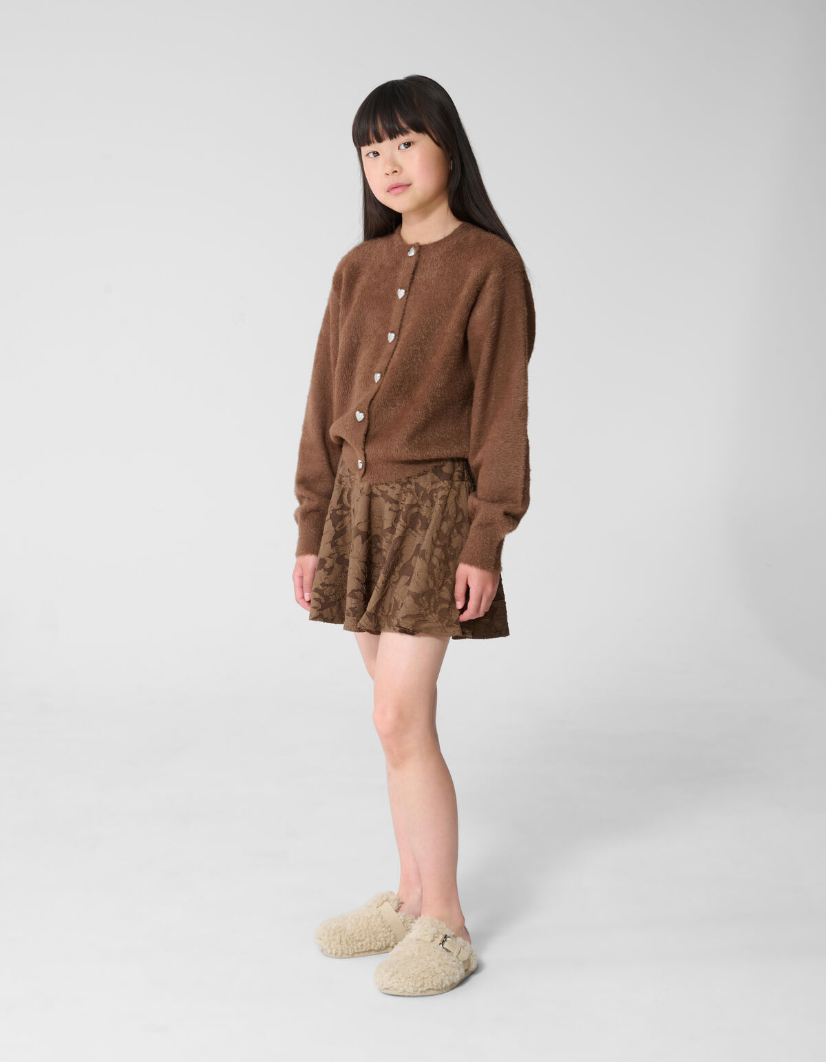 Flauschige Strickjacke mit Kn&ouml;pfen Braun SHOEBY GIRLS
