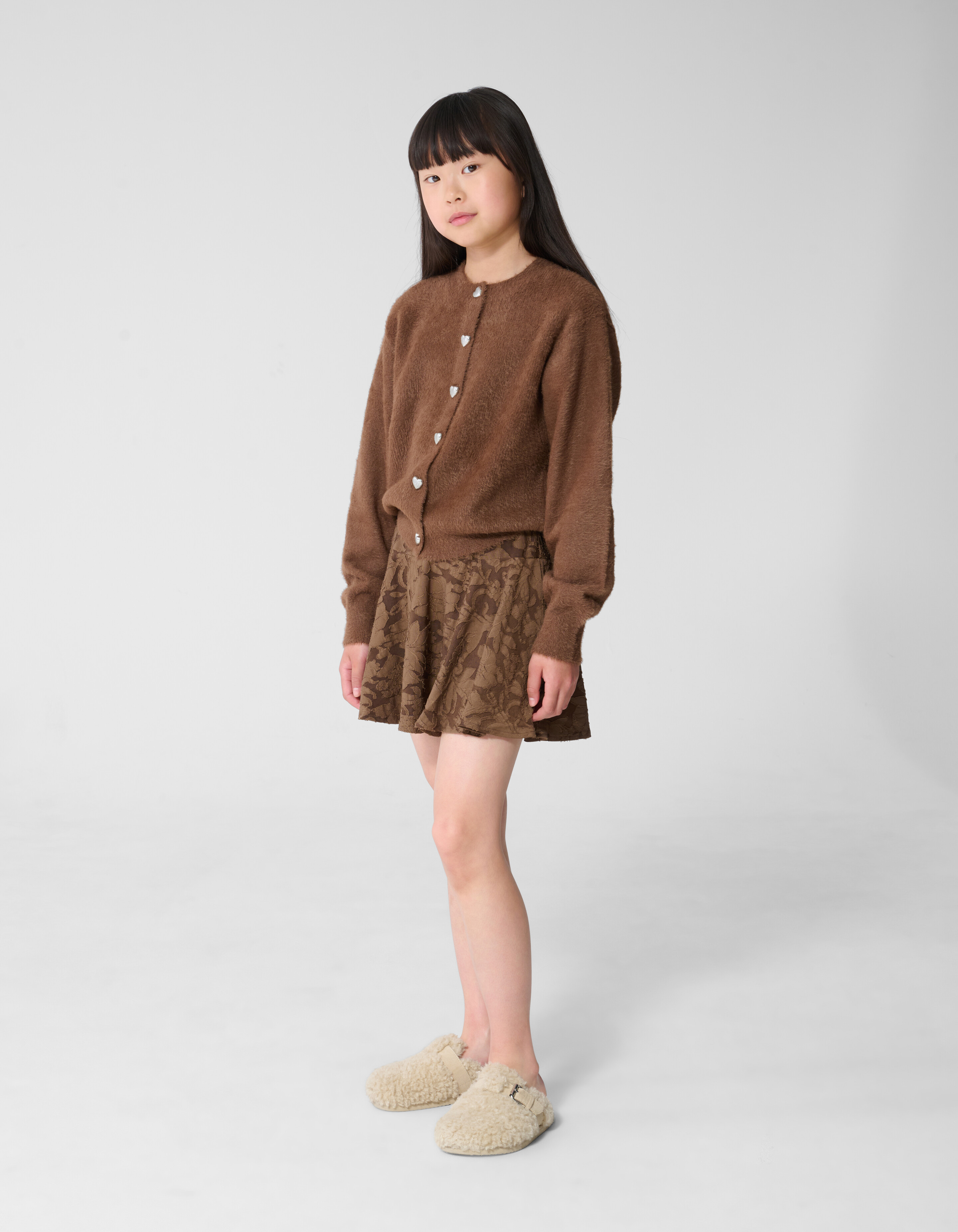 Flauschige Strickjacke mit Kn&ouml;pfen Braun SHOEBY GIRLS
