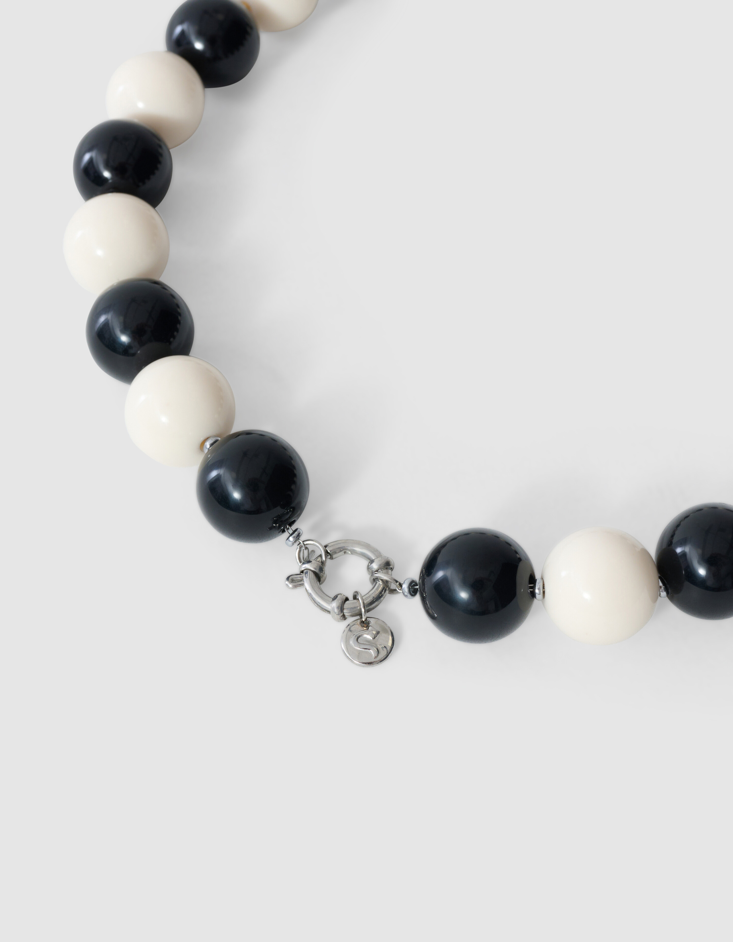 Runde Perlenkette Schwarz/Wei&szlig; SHOEBY ACCESSOIRES