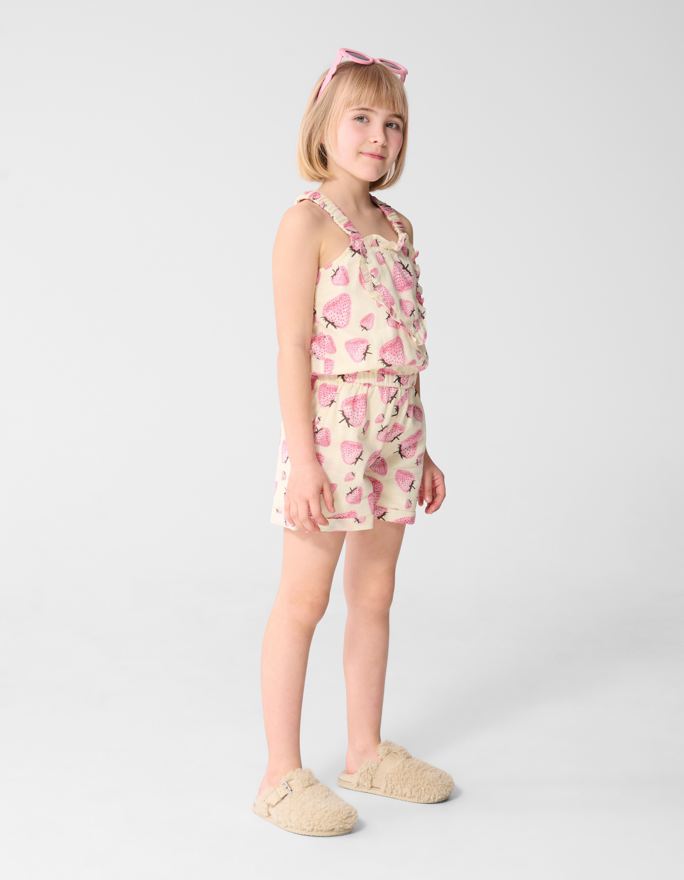Jumpsuit mit Erdbeer-Print in gebrochenem Wei&szlig; SHOEBY GIRLS