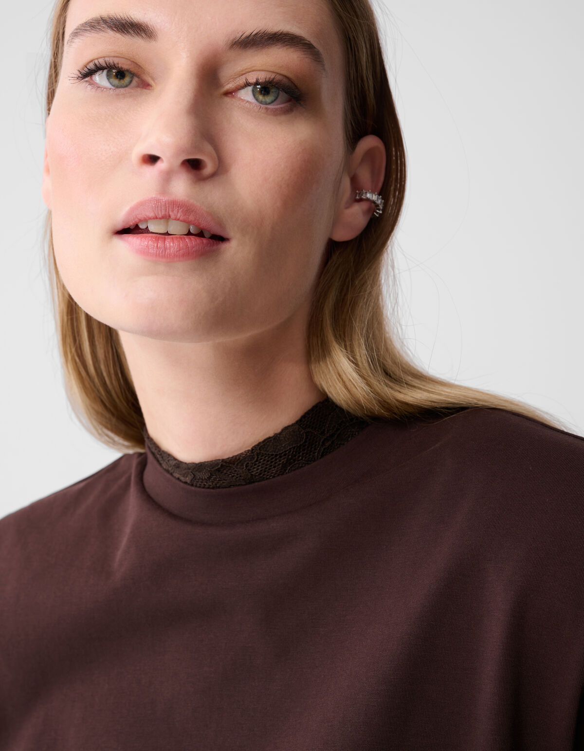 Gepolstertes T-Shirt Dunkelbraun SHOEBY WOMEN