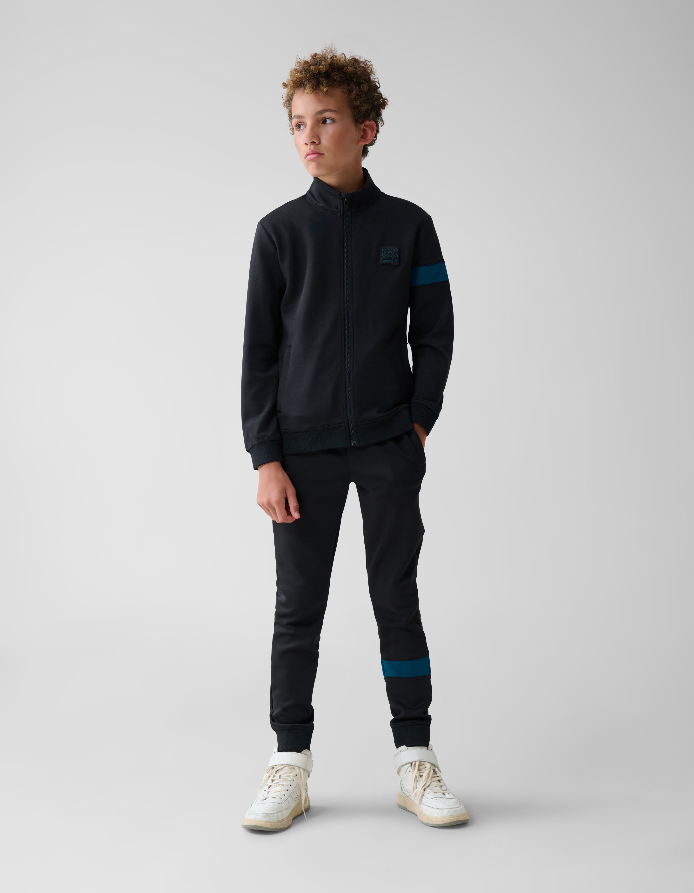 Label Strickjacke Schwarz SHOEBY BOYS