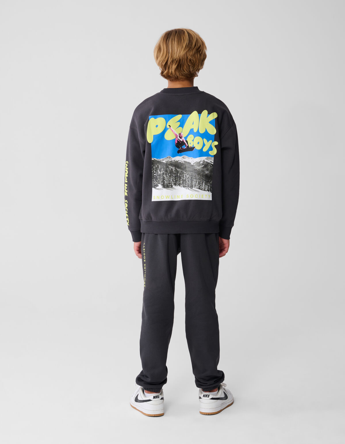 Peak Artwork Pullover Dunkelgrau SHOEBY BOYS