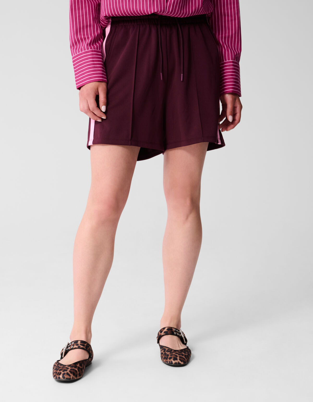 Sportliche Short Dunkelrot SHOEBY WOMEN