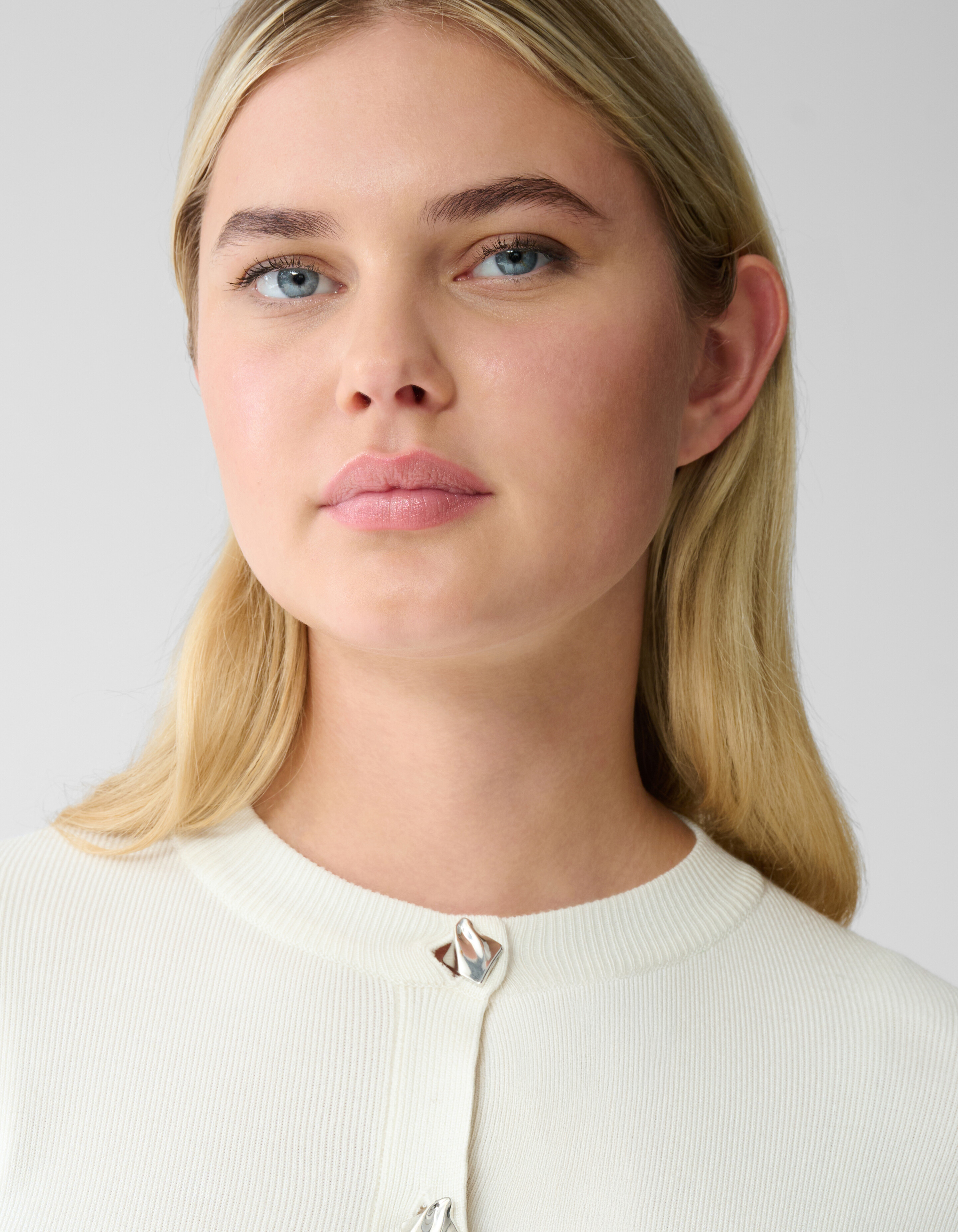 Weste mit R&uuml;schen&auml;rmeln in Off White SHOEBY WOMEN