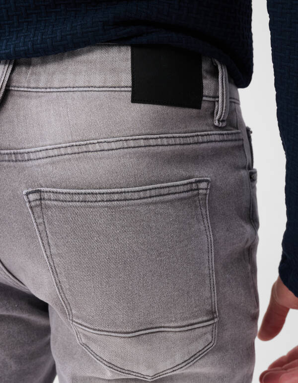 Straight Fit Jeans Grau L32 SHOEBY MEN