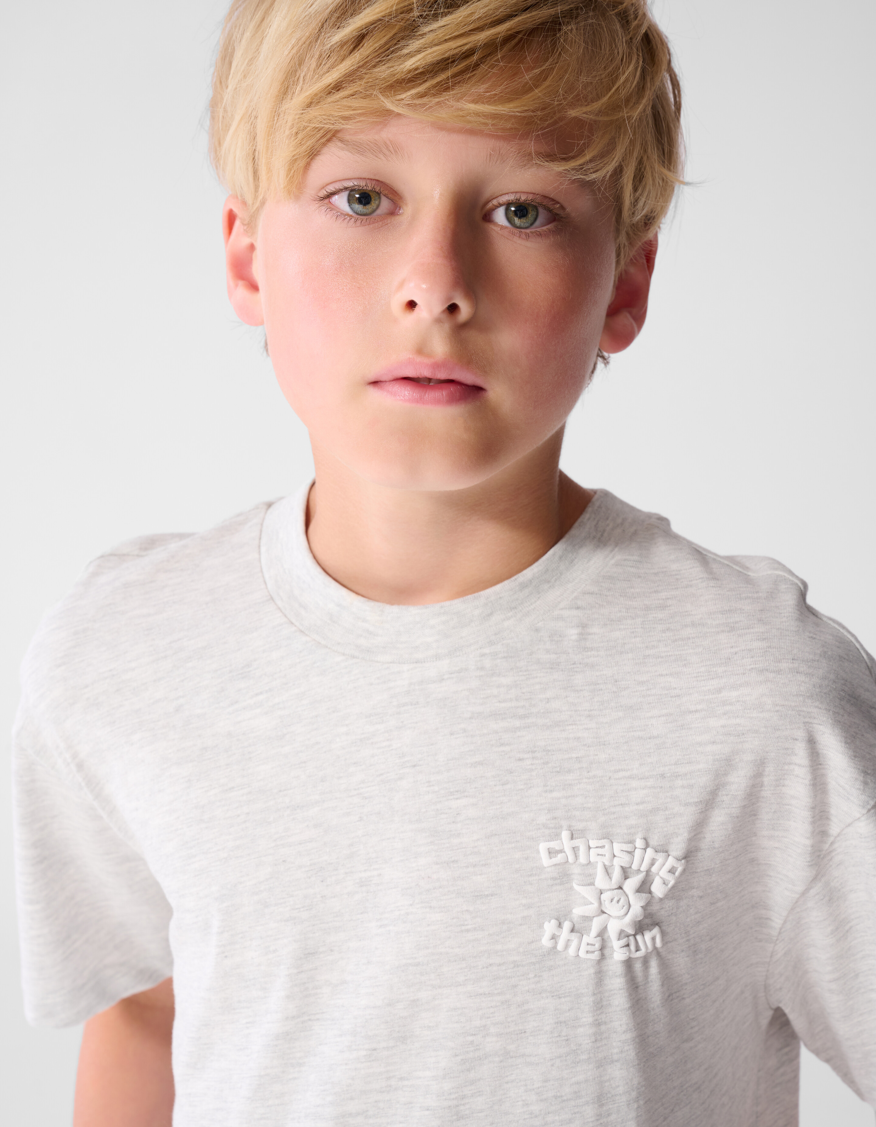 Chasing Artwork T-Shirt Hellgrau SHOEBY BOYS