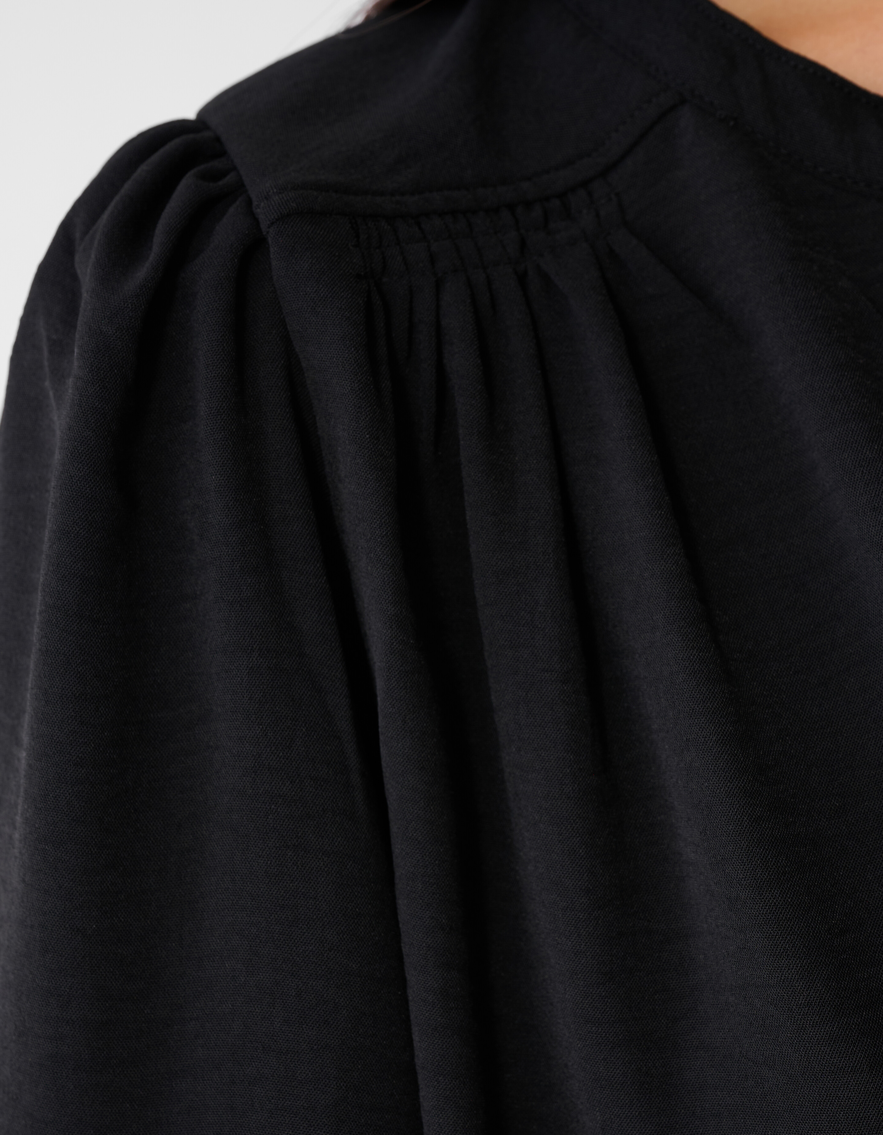 Twist Piping Top Schwarz SHOEBY WOMEN