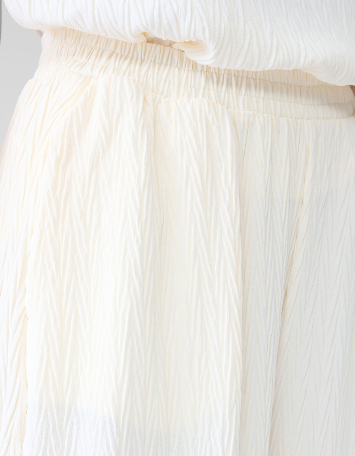 Crinkle Hose mit weitem Bein Off White SHOEBY WOMEN