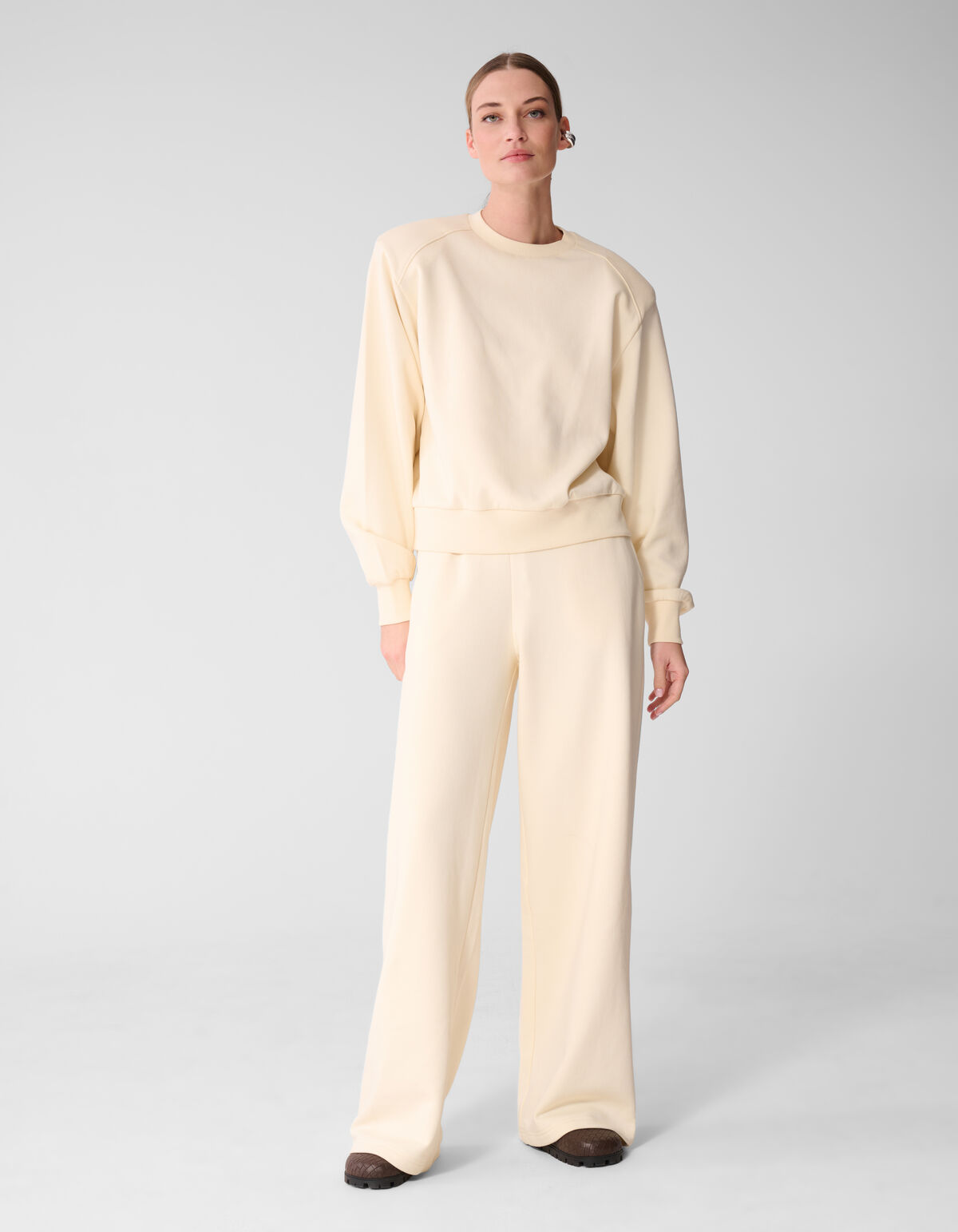 Weit geschnittene Jogginghose in gebrochenem Wei&szlig; SHOEBY WOMEN