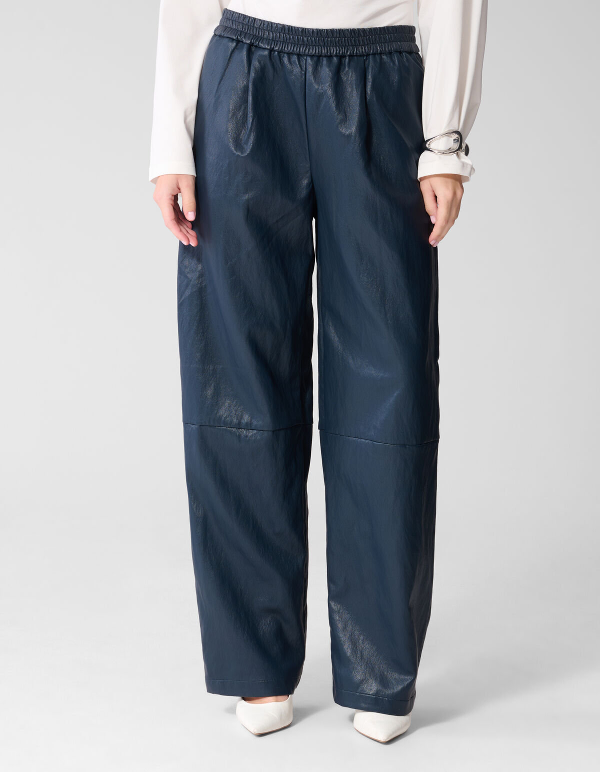 Vegane Leder Barrel Fit Hose Dunkelblau SHOEBY WOMEN