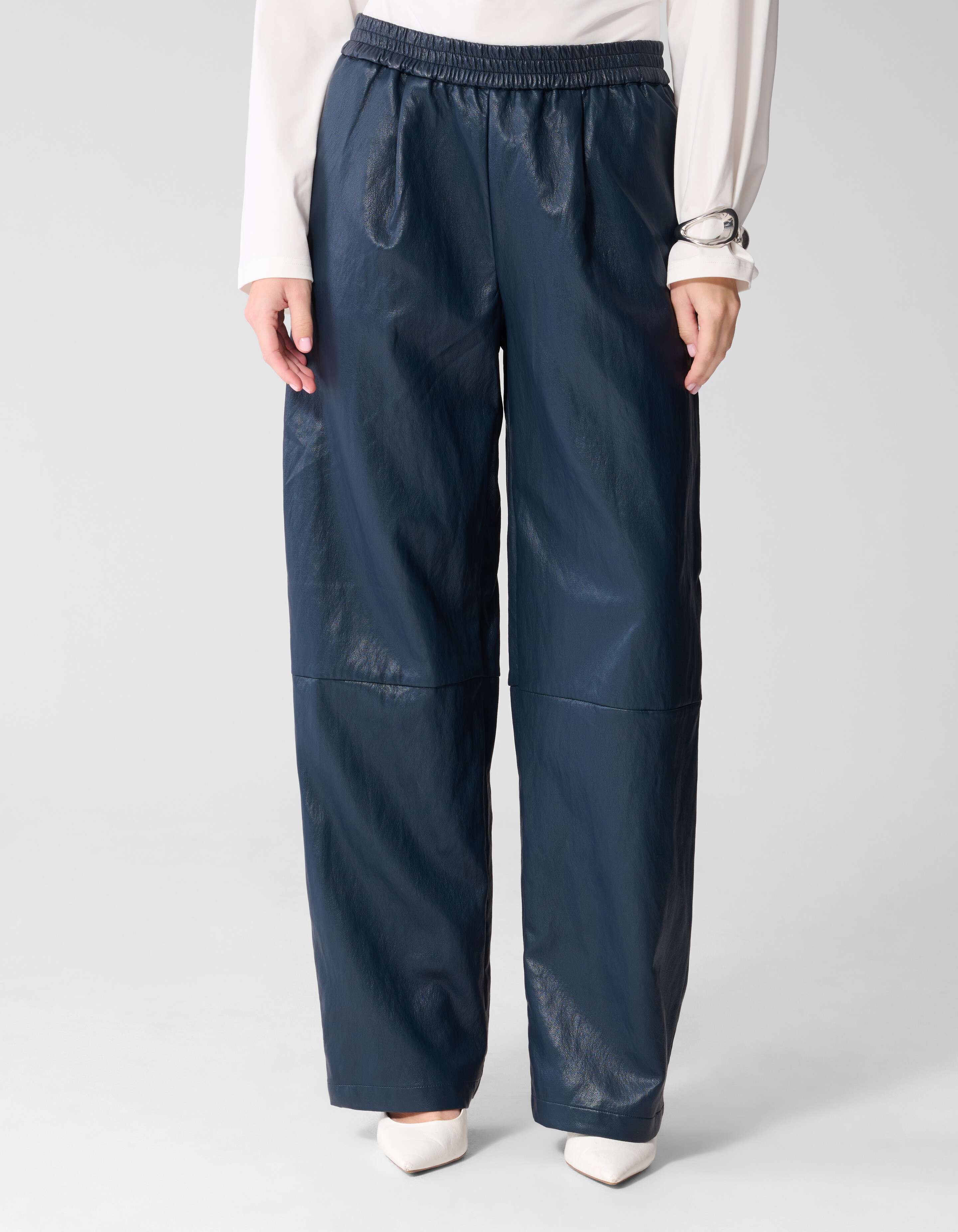 Vegane Leder Barrel Fit Hose Dunkelblau SHOEBY WOMEN