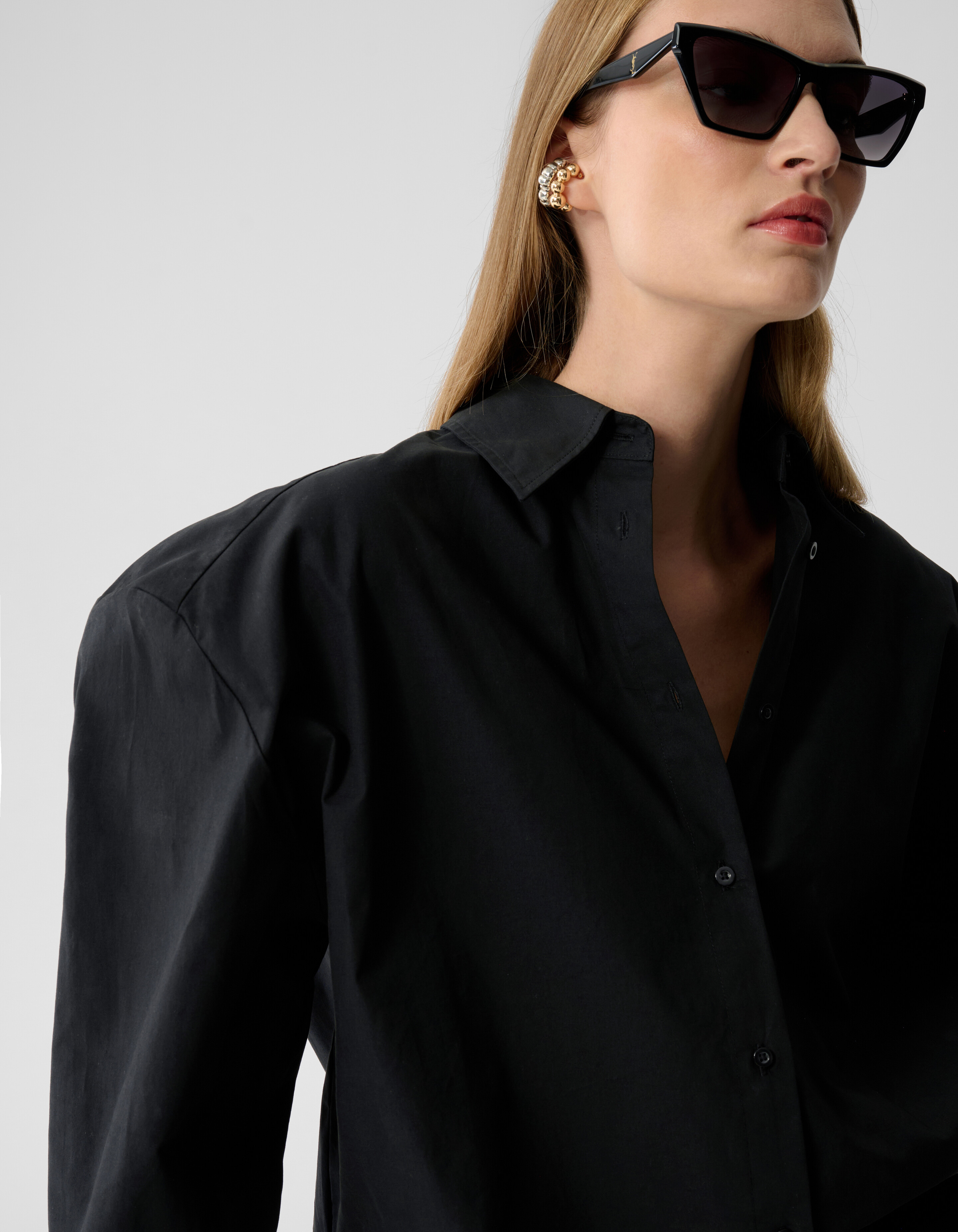 Gro&szlig;e Schulterbluse Schwarz von Lonneke SHOEBY WOMEN