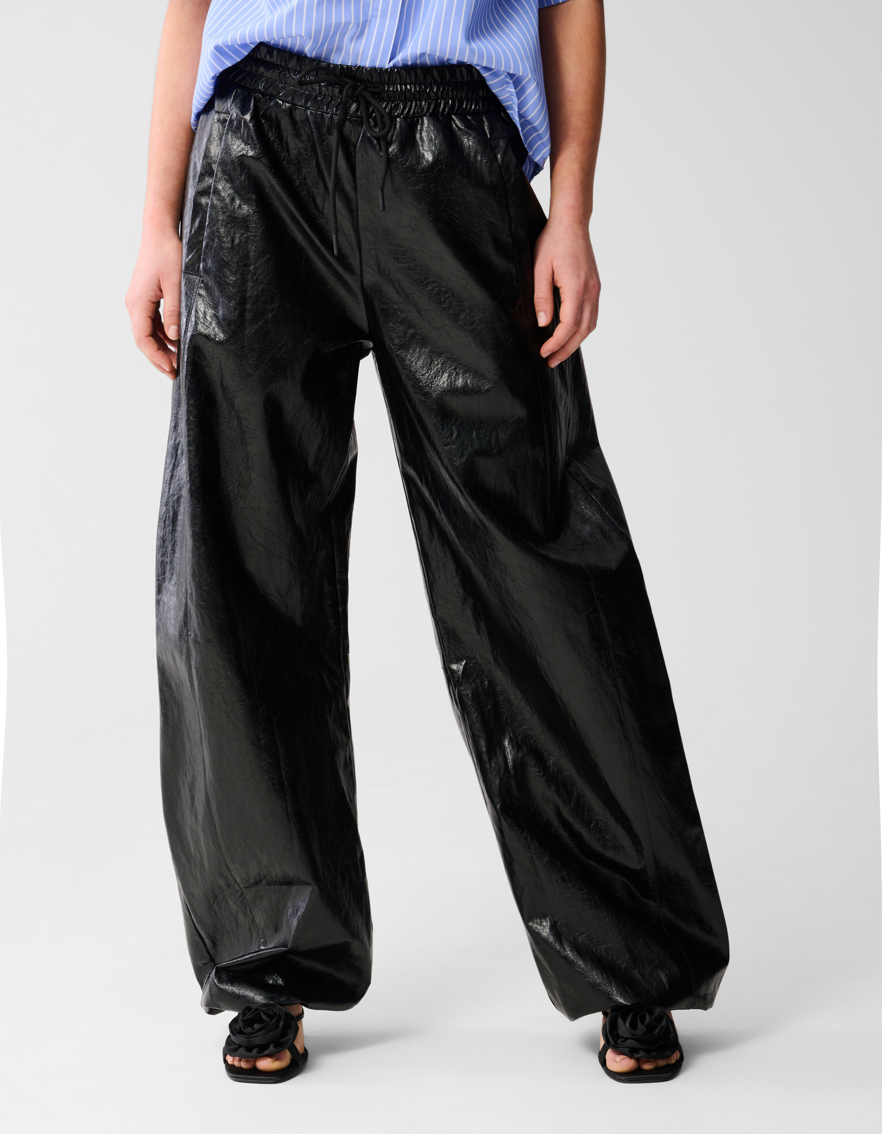 Vegane Lederhose Barrel Fit Schwarz SHOEBY WOMEN
