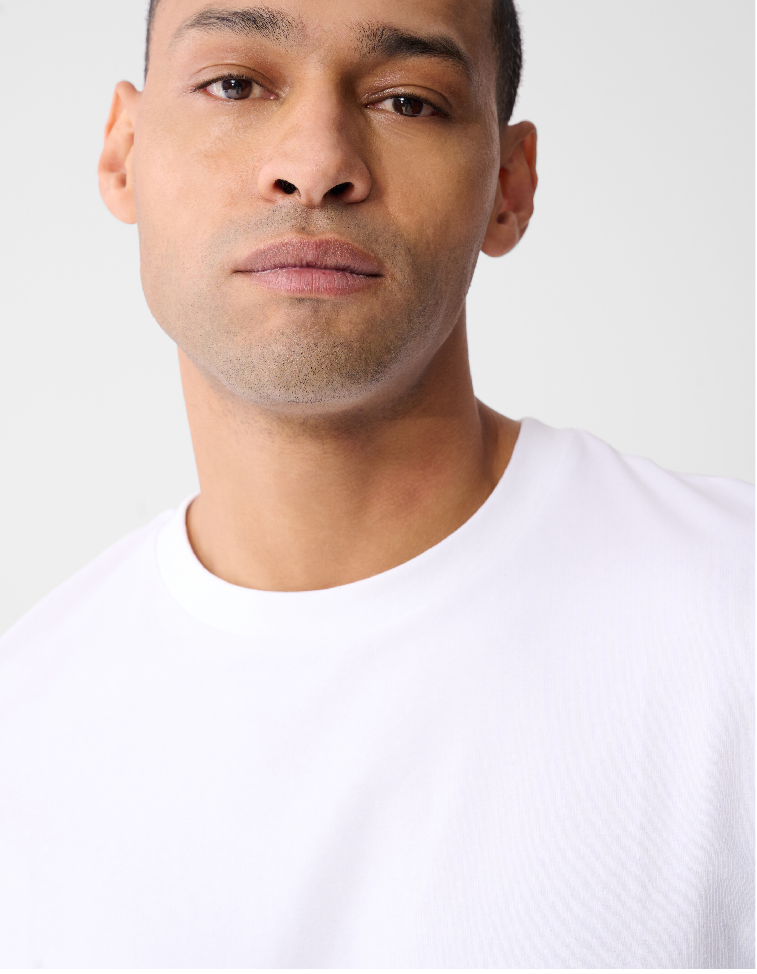 Basic-T-Shirt Wei&szlig; SHOEBY MEN