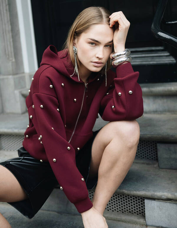 Oversize-Kapuzenweste mit Nieten, dunkelrot SHOEBY WOMEN