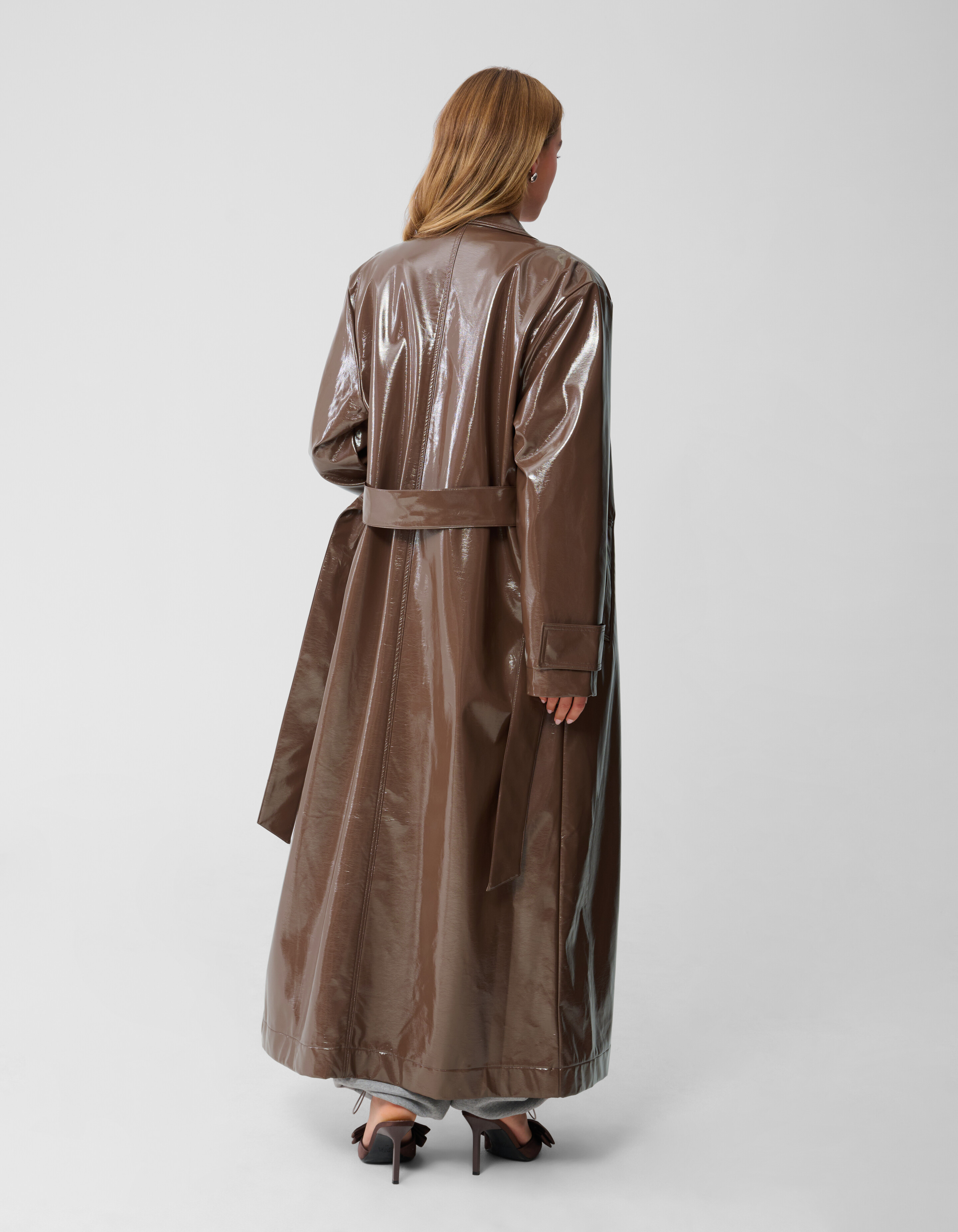 &Uuml;bergro&szlig;er Lack-Trenchcoat Braun von Monica SHOEBY WOMEN