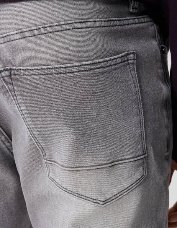 Straight Fit Jeans Grau L34 SHOEBY MEN
