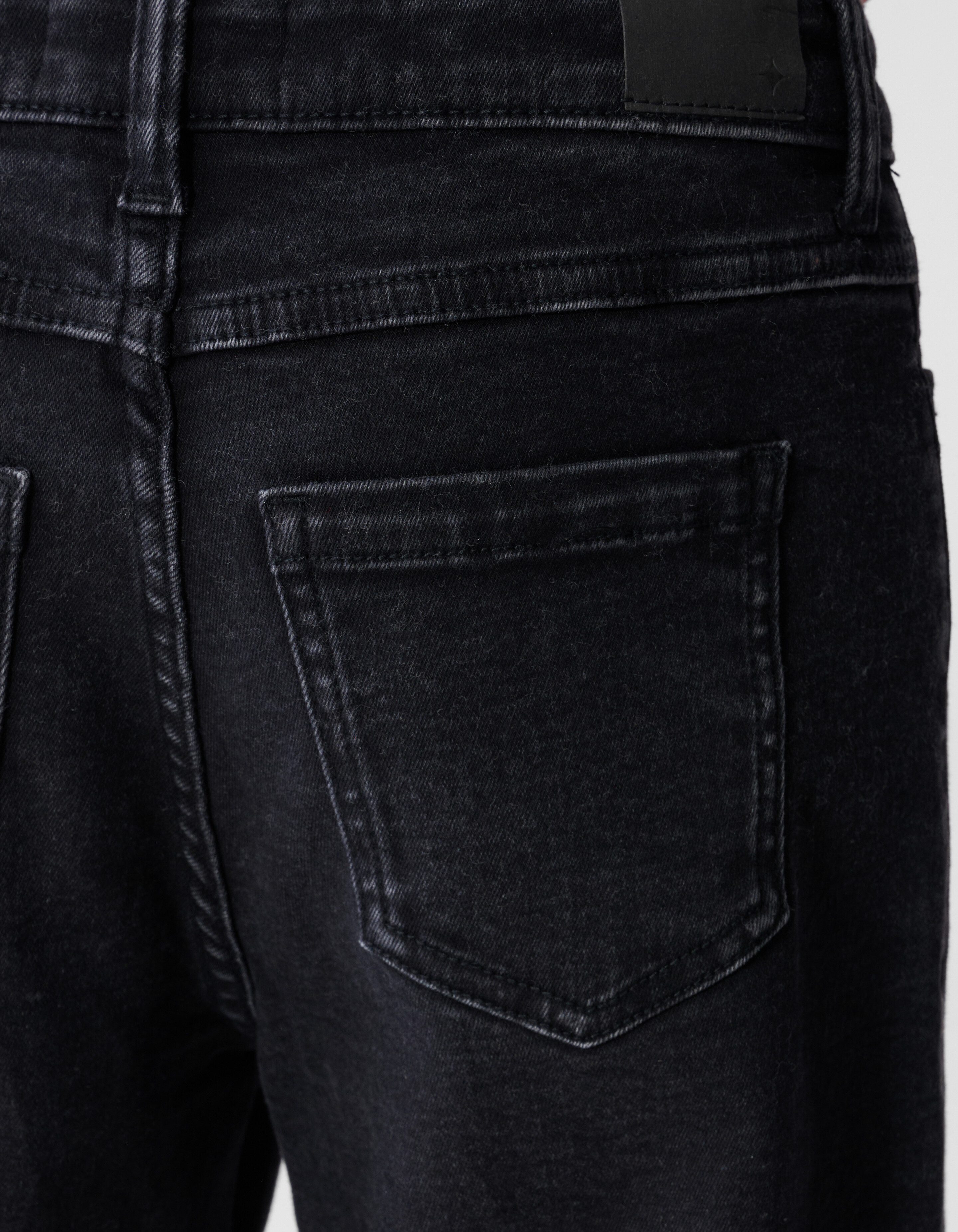 Shiny Wide Leg Fit Jeans in Schwarz SHOEBY GIRLS