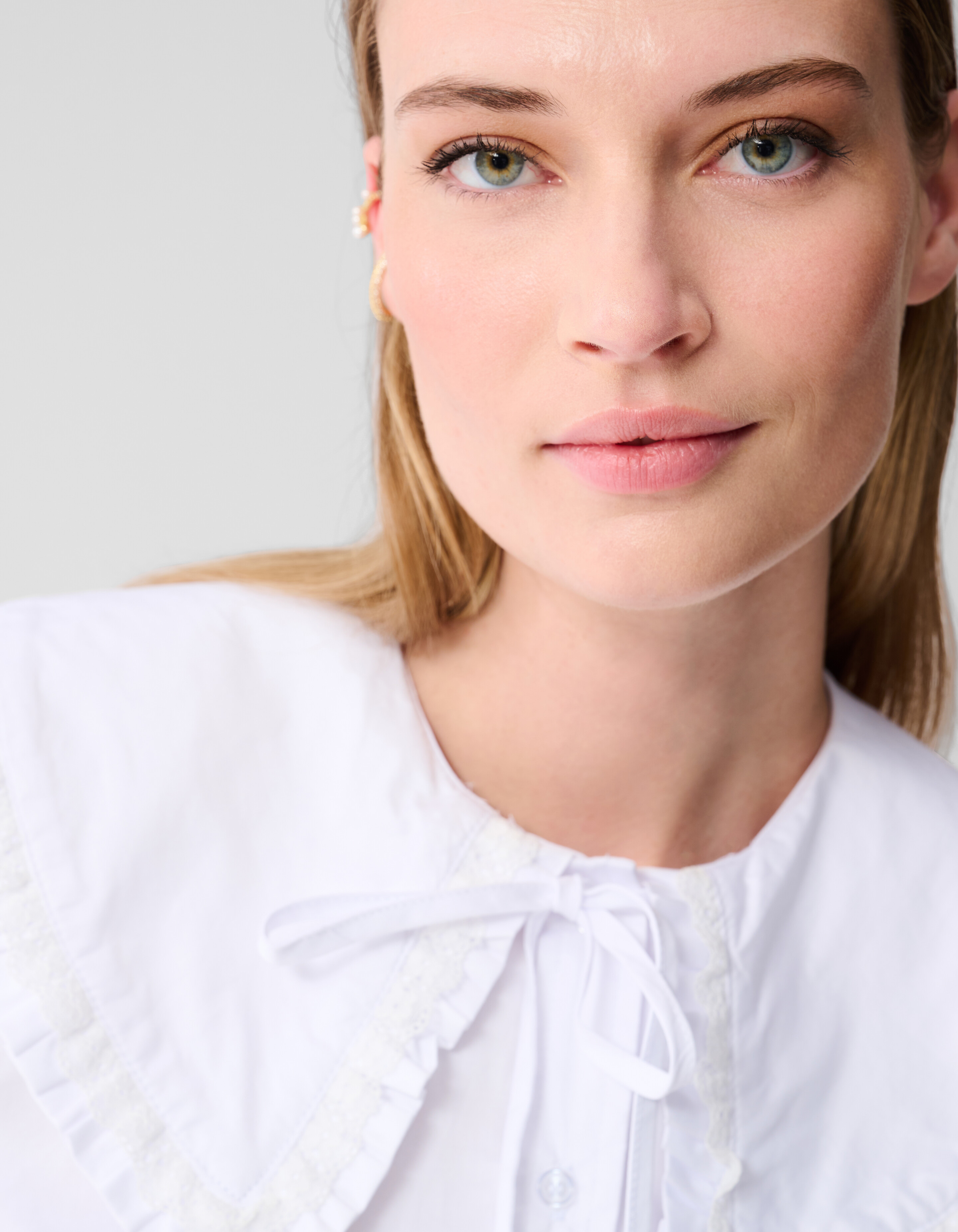 Bluse mit großem Kragen Weiß SHOEBY WOMEN