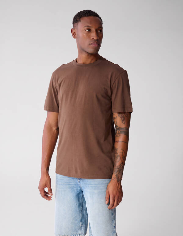 T-Shirt mit gepunktetem Kunstwerk Dunkelbraun SHOEBY MEN