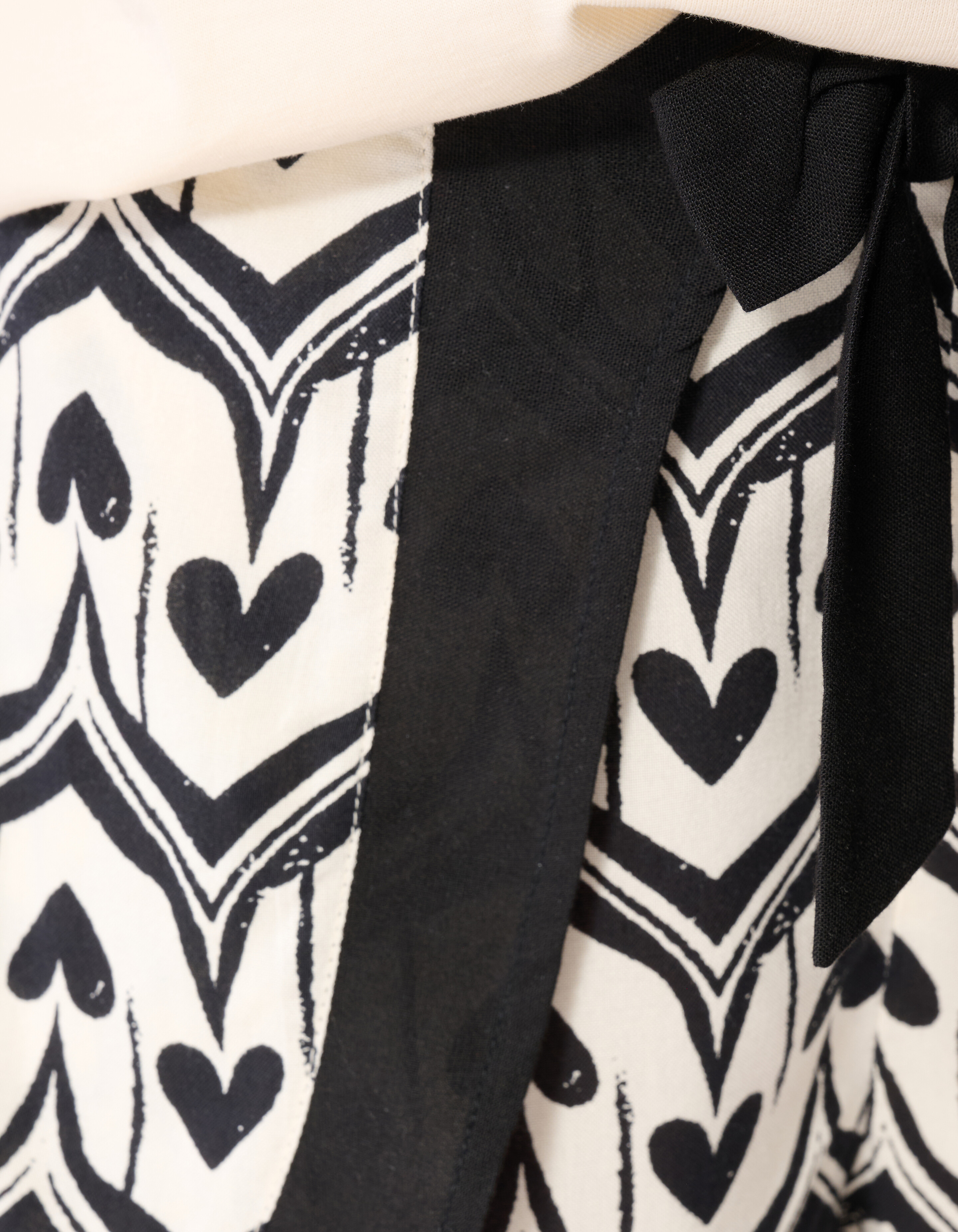 Herz-Print Skort Gebrochen Wei&szlig;/Schwarz SHOEBY GIRLS