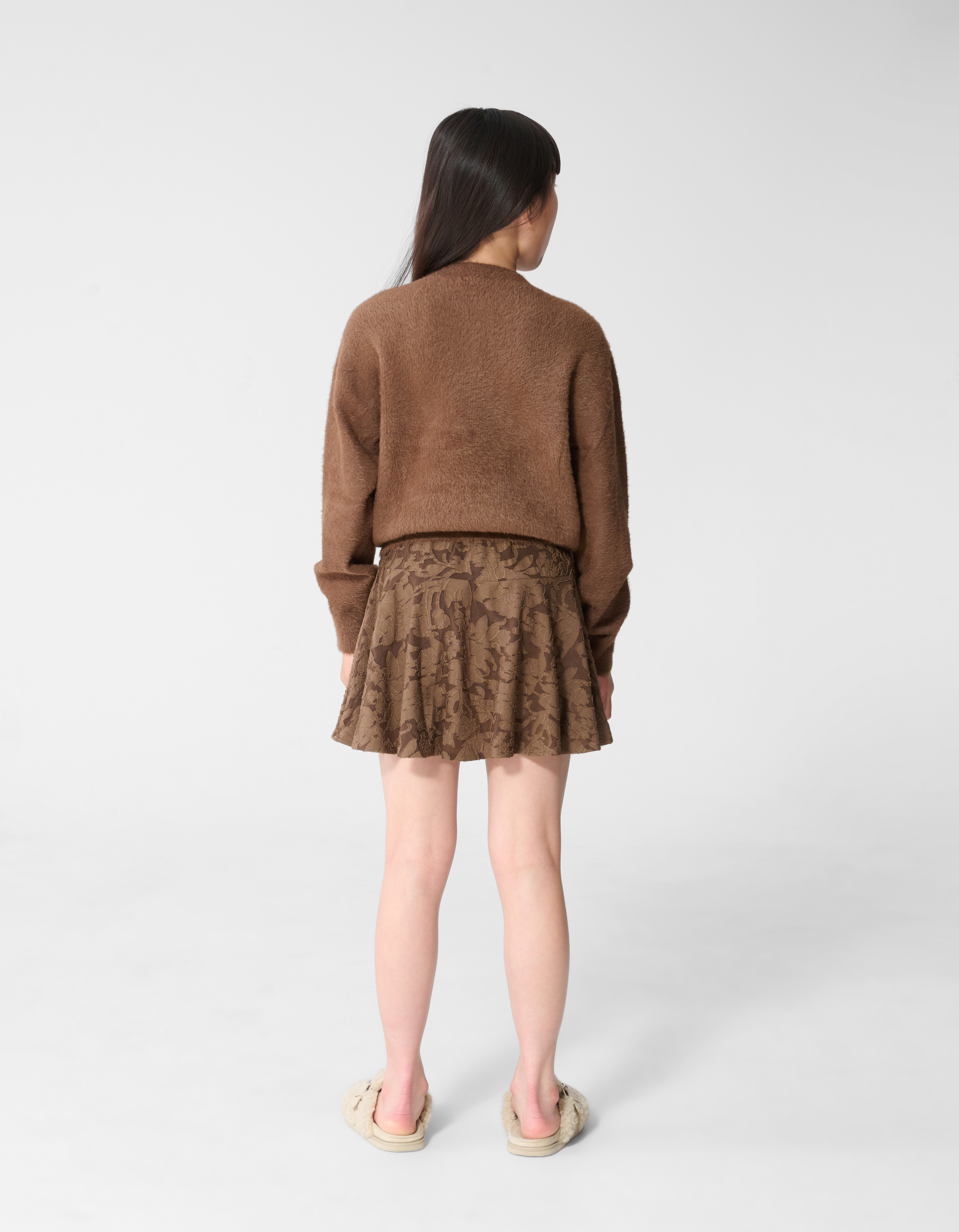 Flauschige Strickjacke mit Kn&ouml;pfen Braun SHOEBY GIRLS