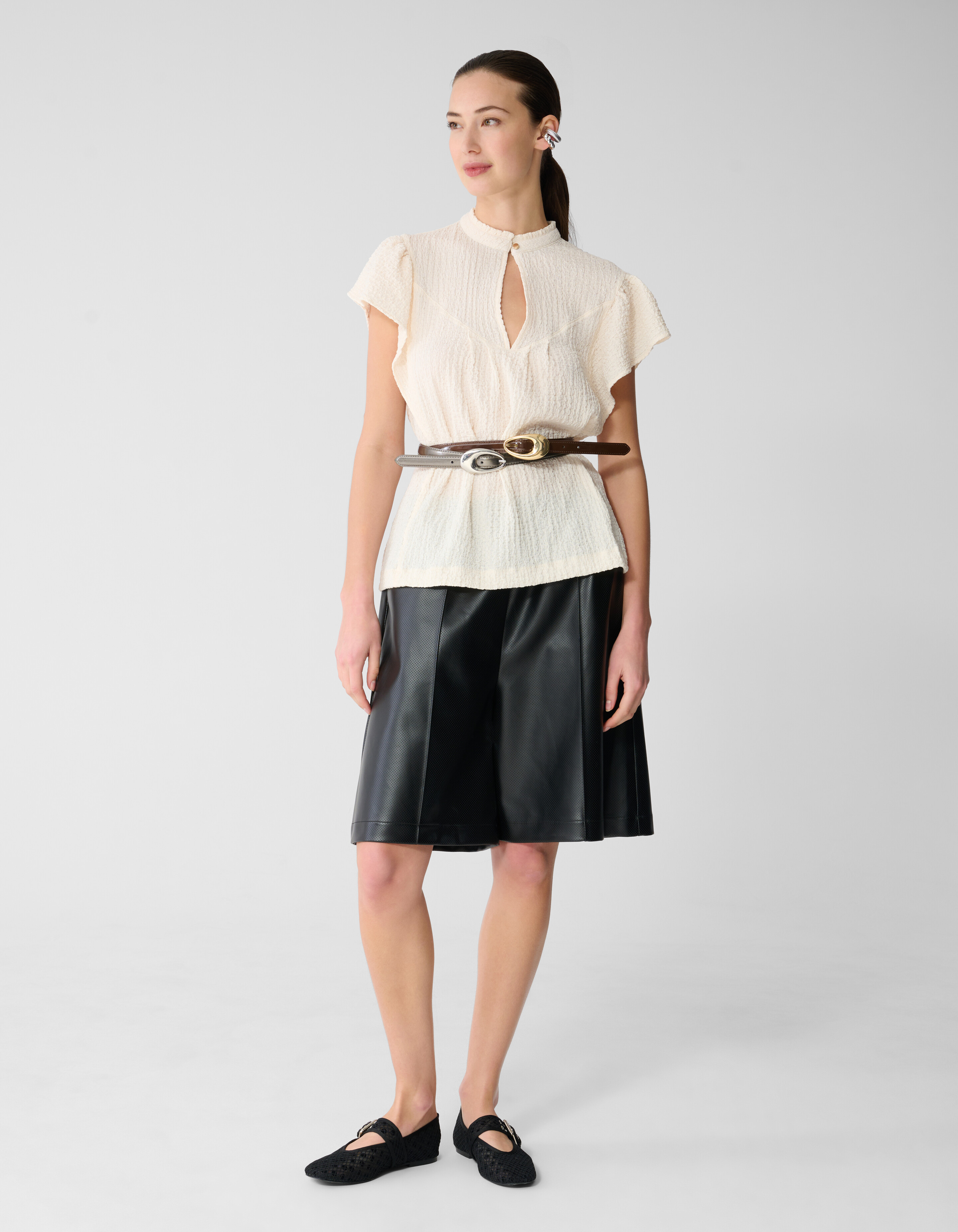 Crinkle Ruffle Top Off-White SHOEBY WOMEN