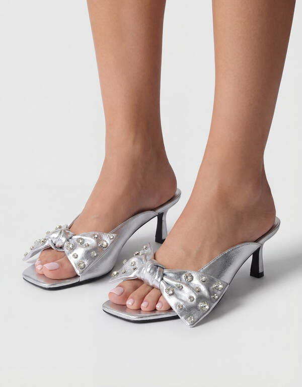 Strass-Slipper mit Absatz, silberfarben SHOEBY SHOES