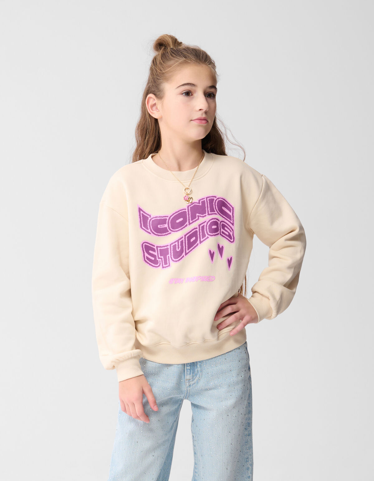 Iconic Studios Artwork Sweater Off-White SHOEBY GIRLS