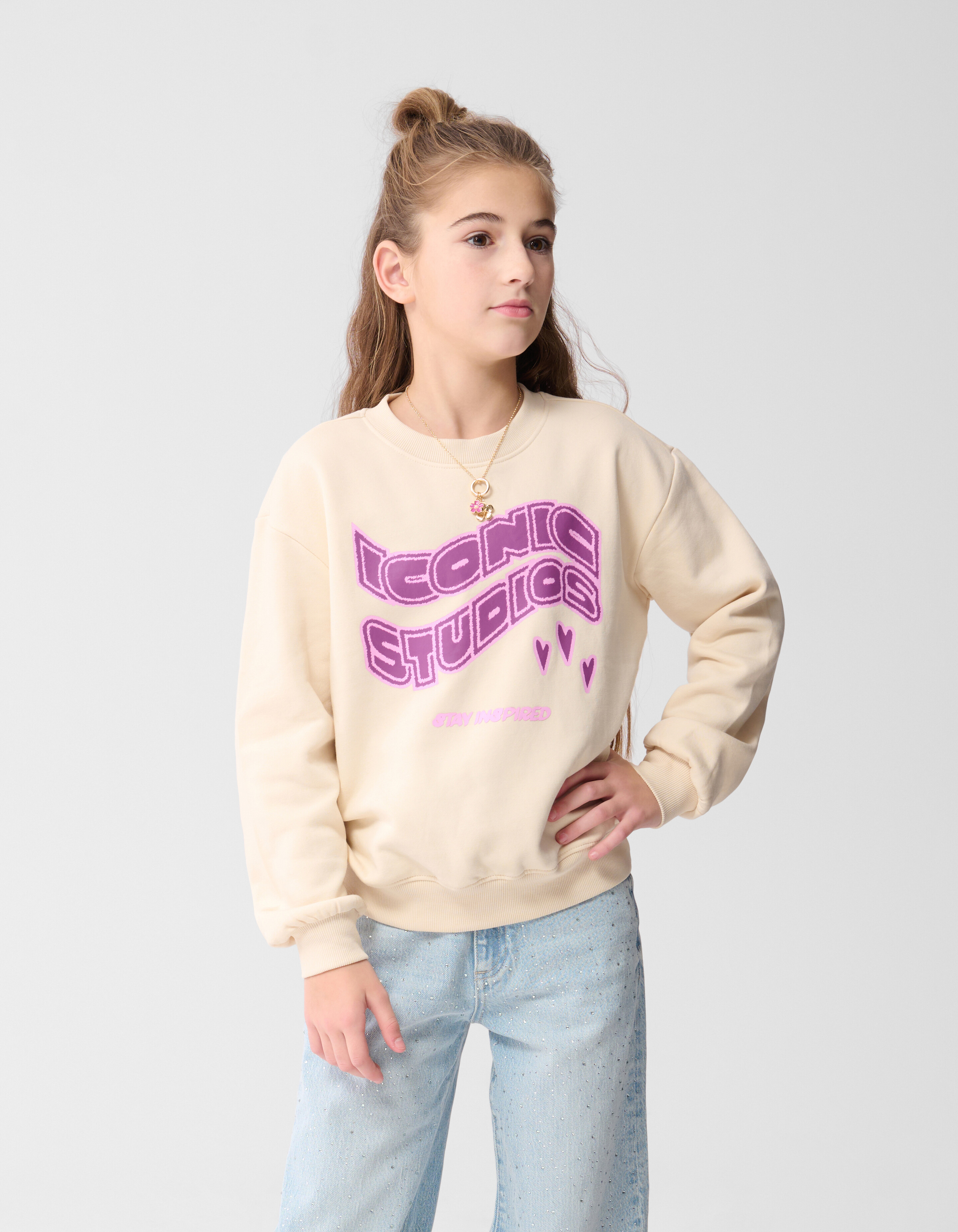 Iconic Studios Artwork Sweater Off-White SHOEBY GIRLS