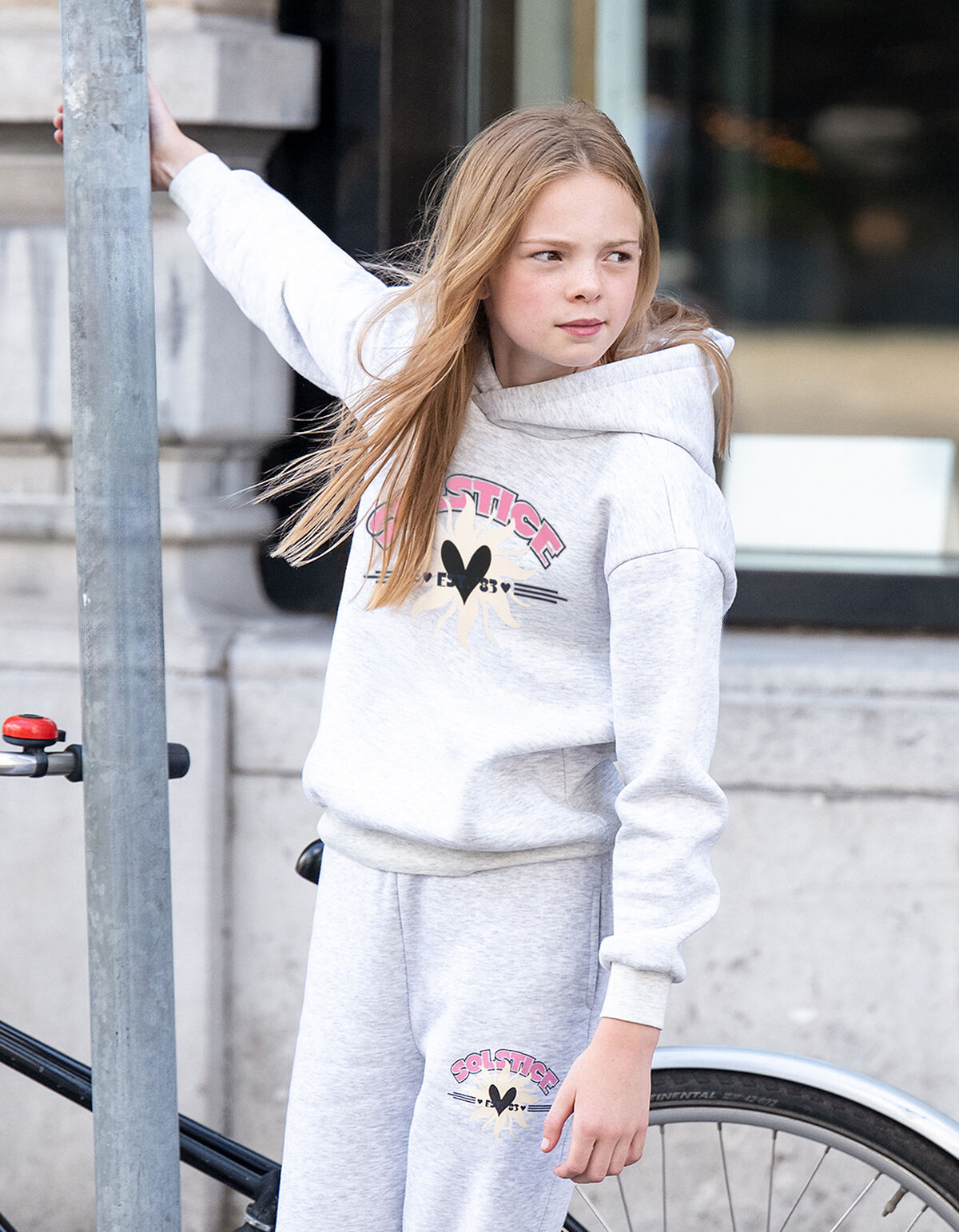Solstice Artwork Hoodie Grau SHOEBY GIRLS