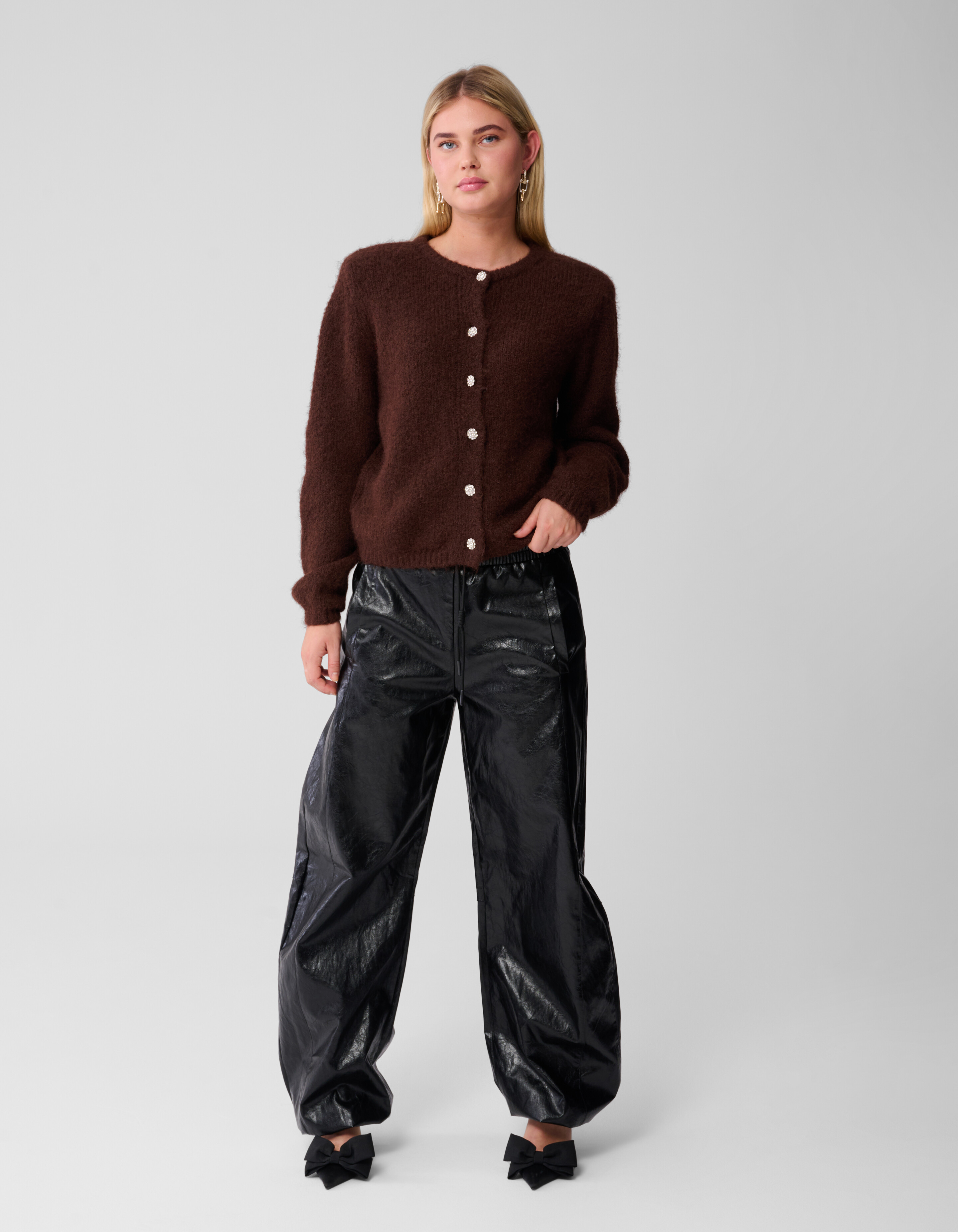 Zweibr&uuml;stige Strickweste Braun SHOEBY WOMEN