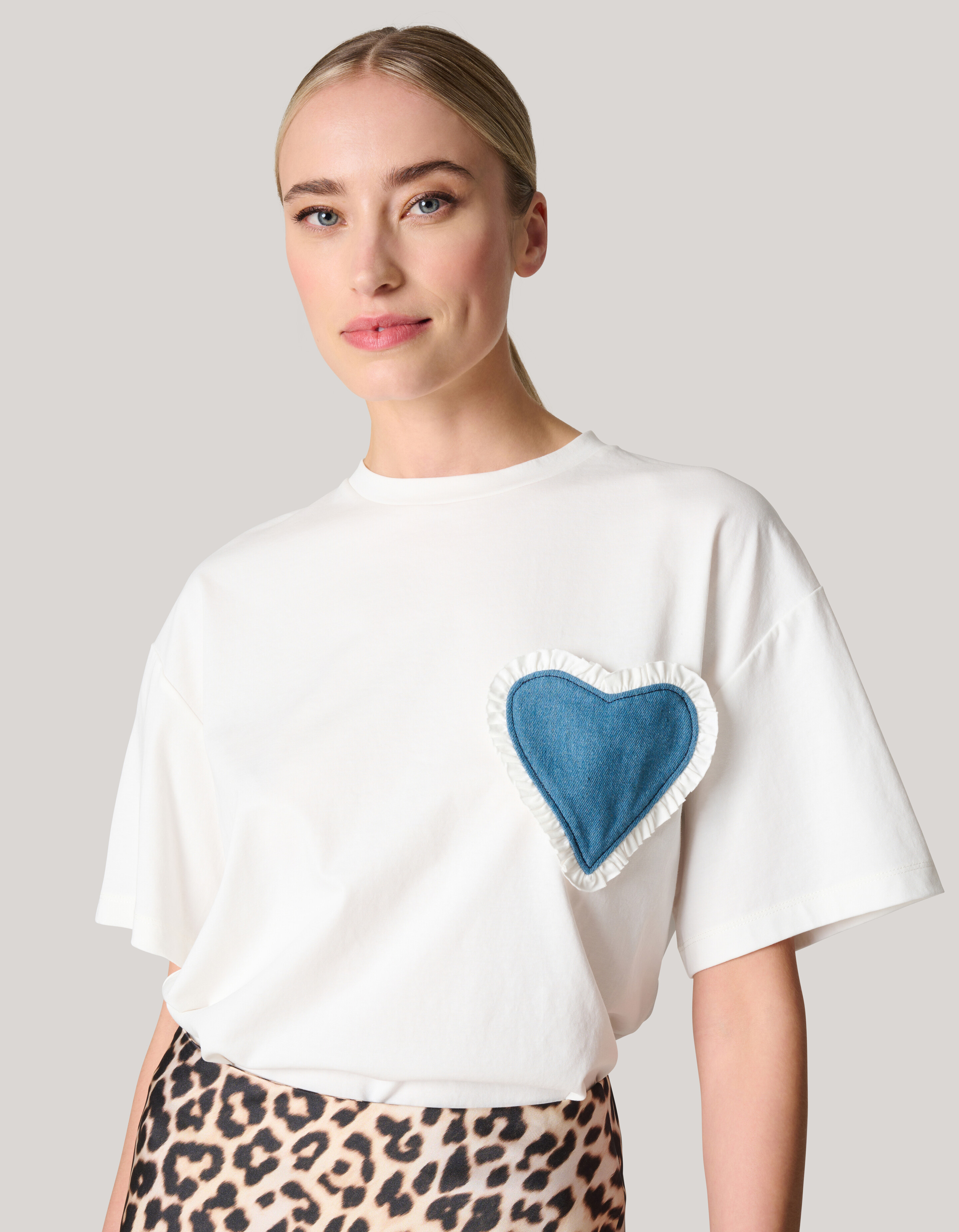 Übergroßes Denim-Patch-T-Shirt Wit SHOEBY WOMEN