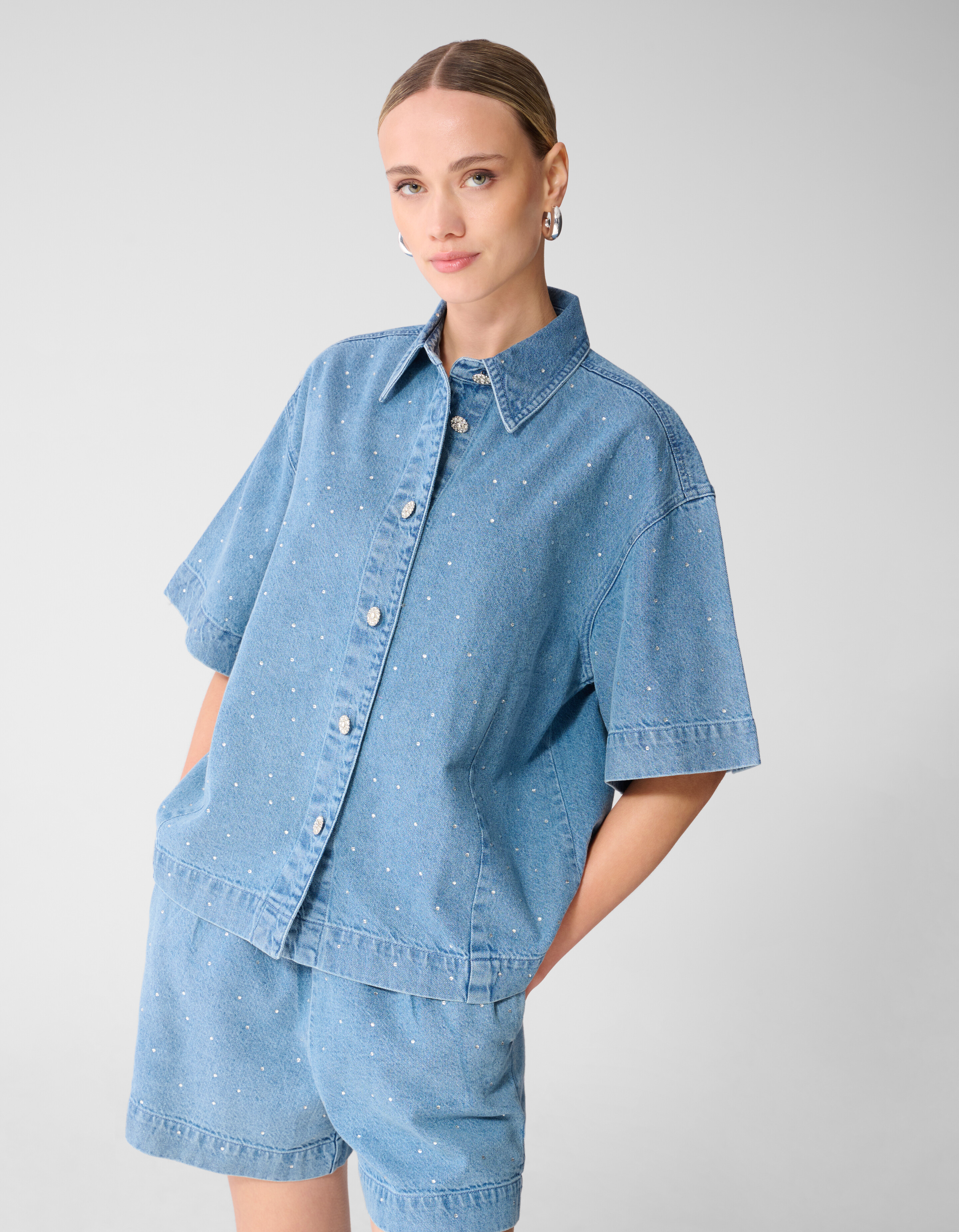 &Uuml;bergro&szlig;e Strass-Jeansbluse Blau SHOEBY WOMEN