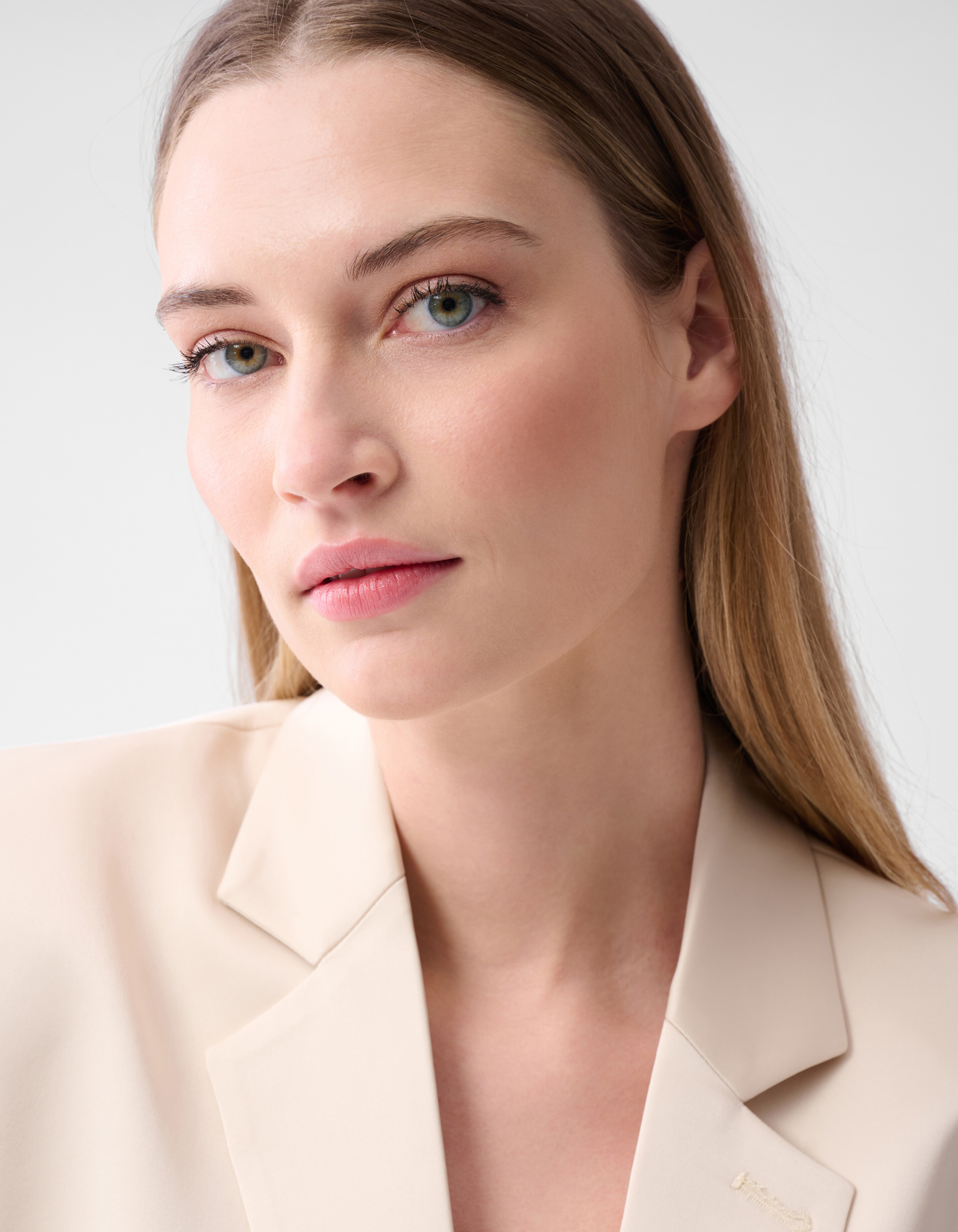 Satin Oversized Blazer Off White von Lonneke SHOEBY WOMEN