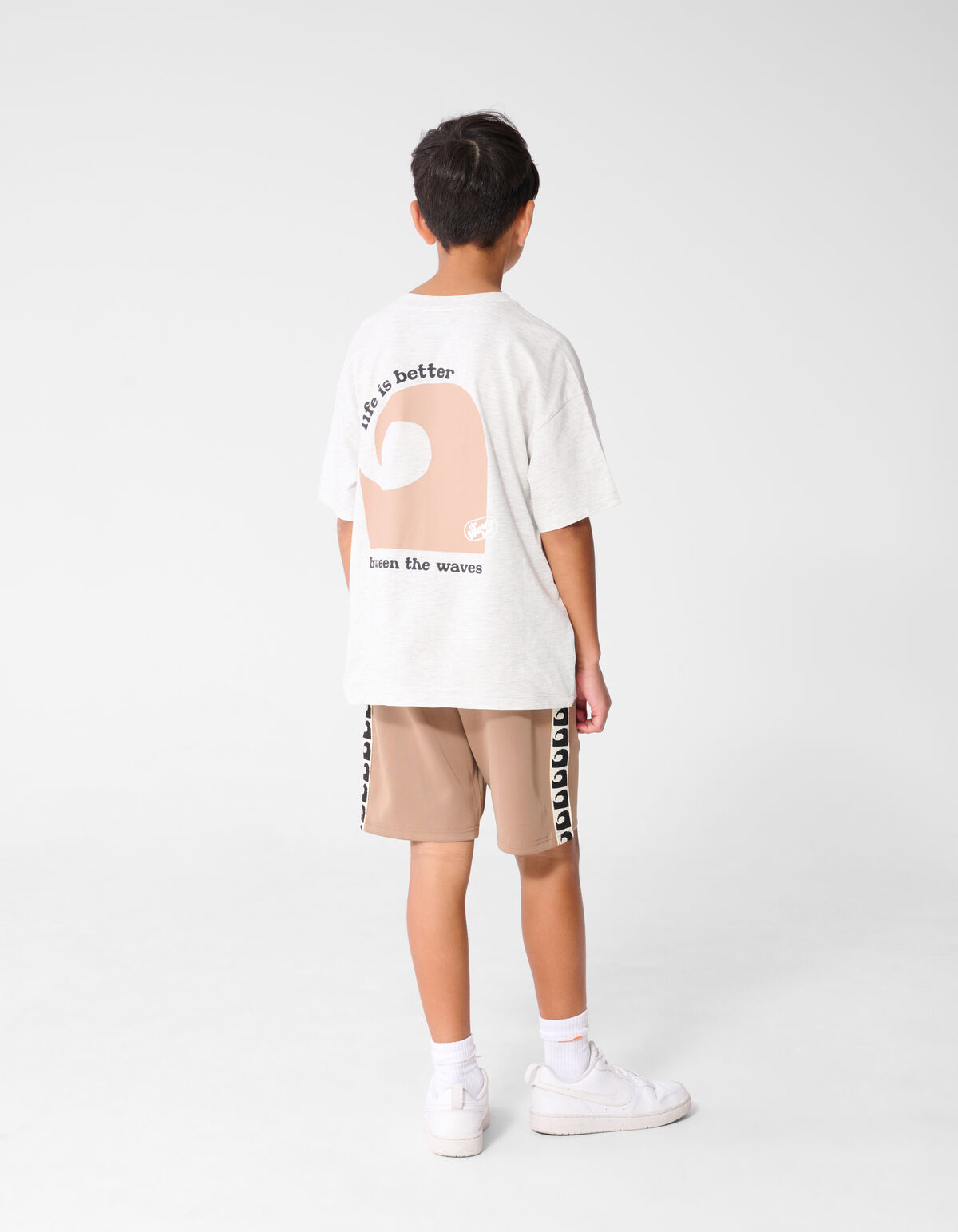 Oversized Waves Artwork T-Shirt Hellgrau SHOEBY BOYS