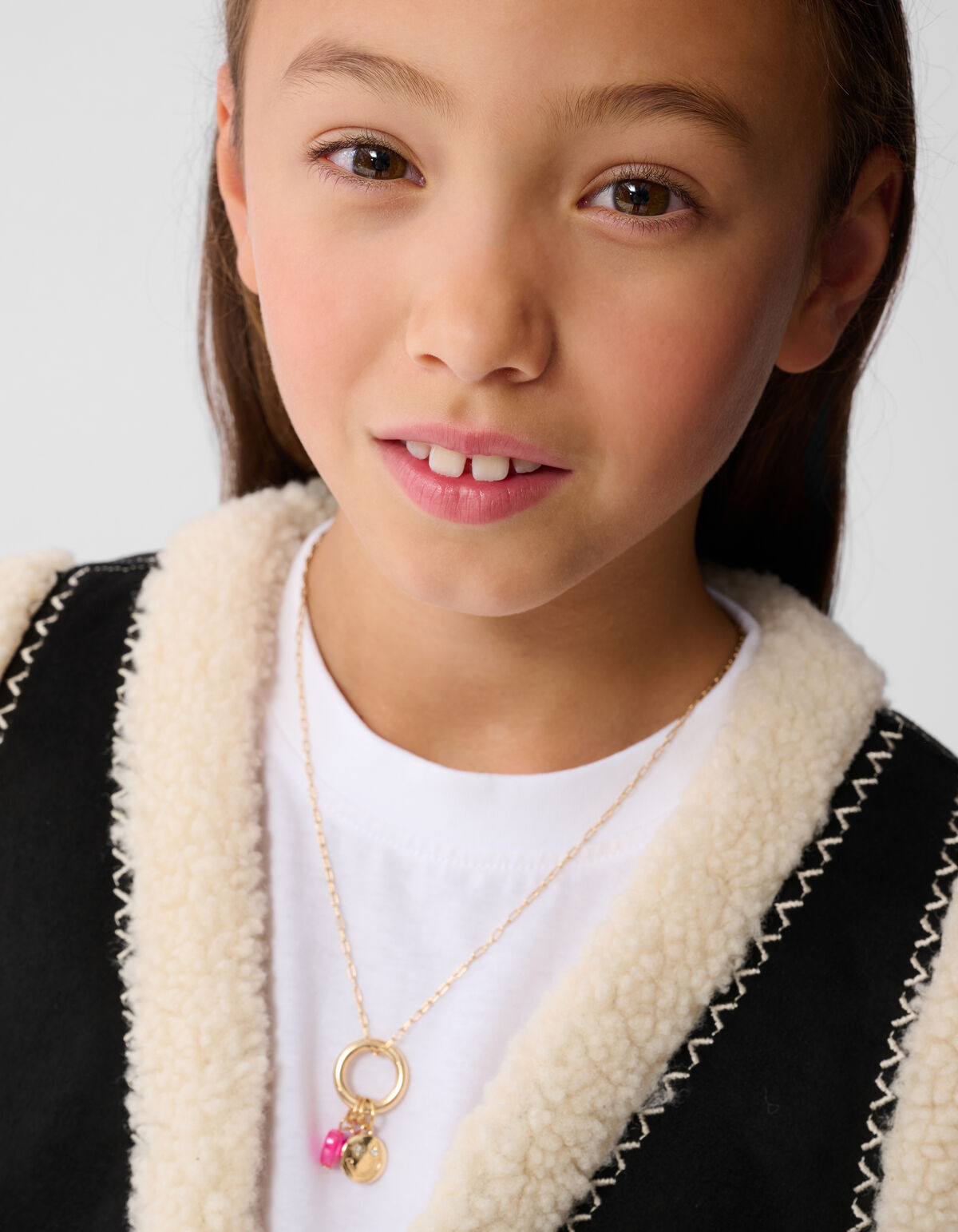 Weste mit Teddy-Stickerei in Schwarz SHOEBY GIRLS