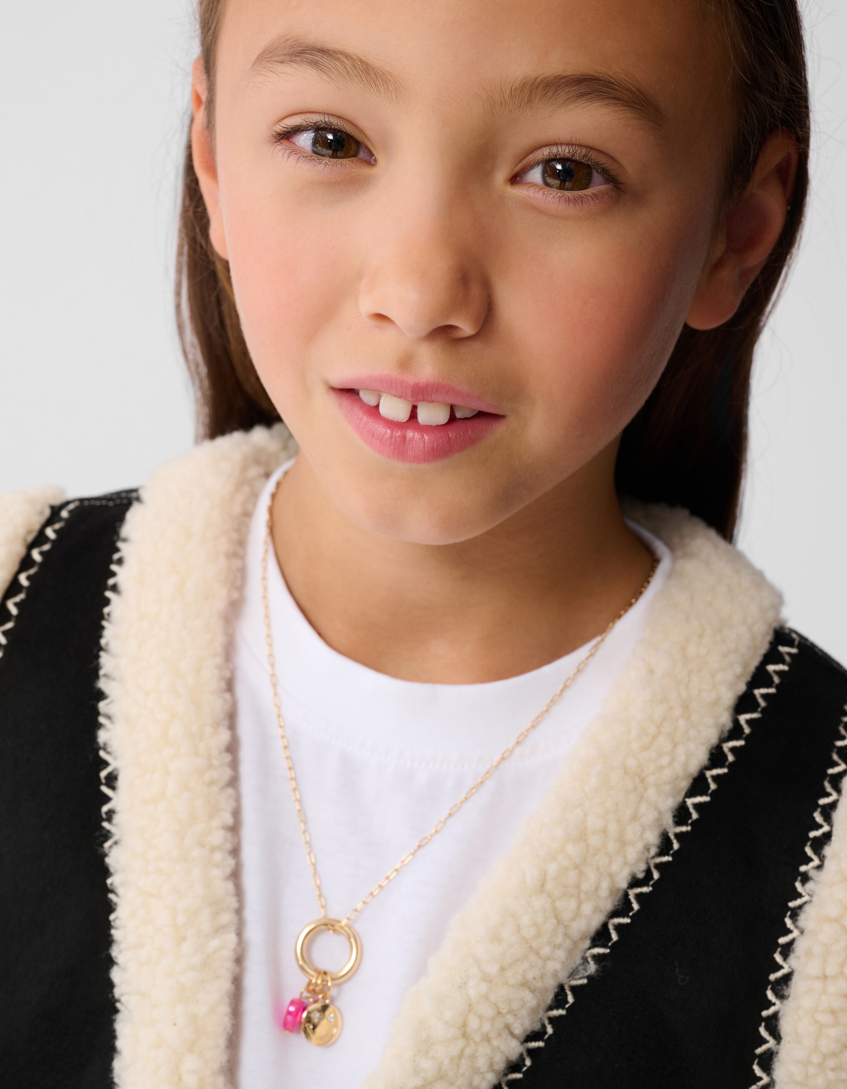 Weste mit Teddy-Stickerei in Schwarz SHOEBY GIRLS