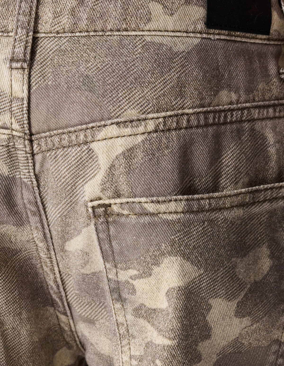 Camo Baggy Fit Jeans in Hellbraun SHOEBY BOYS