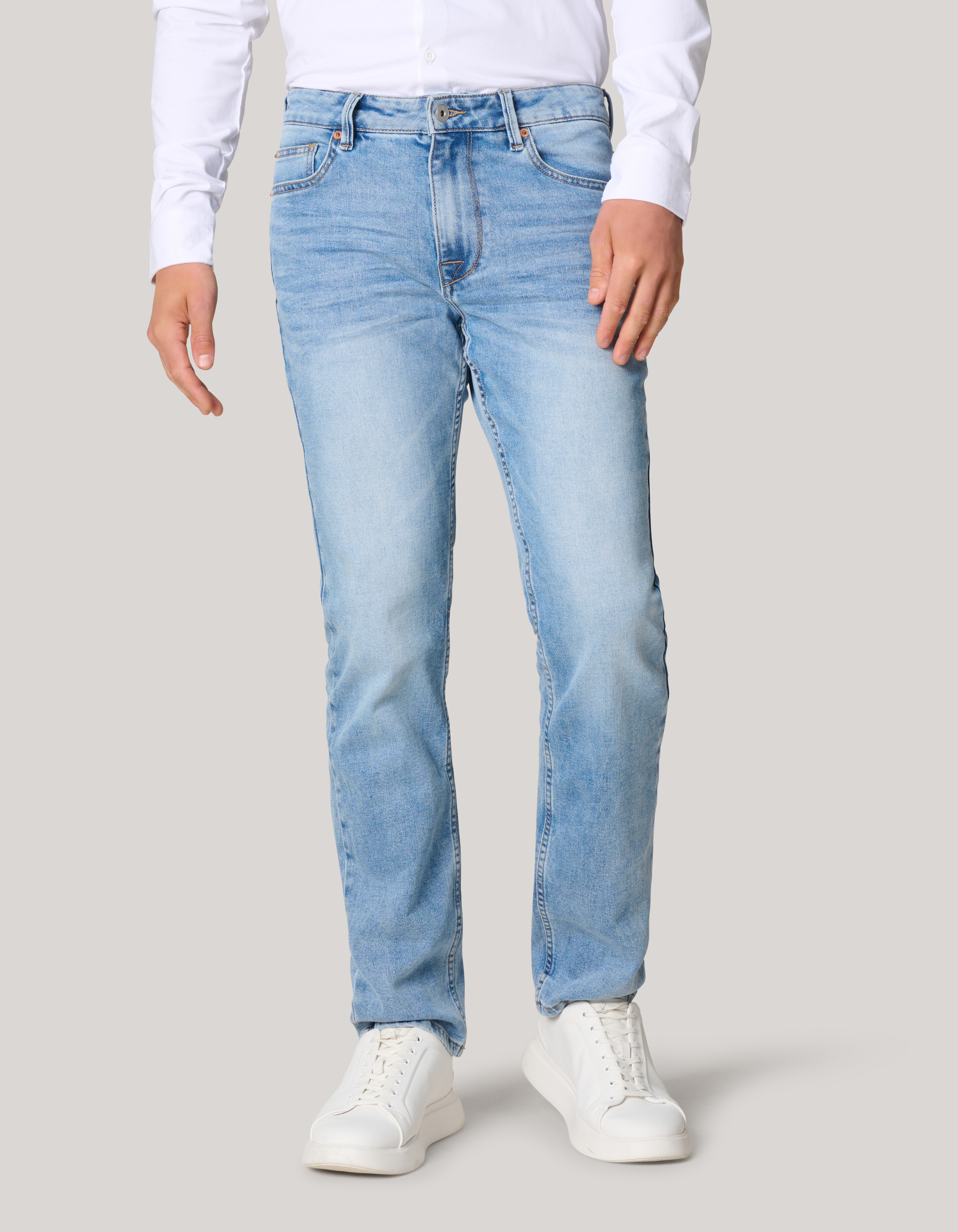Straight Fit Light Jeans Gebleicht L32 SHOEBY MEN