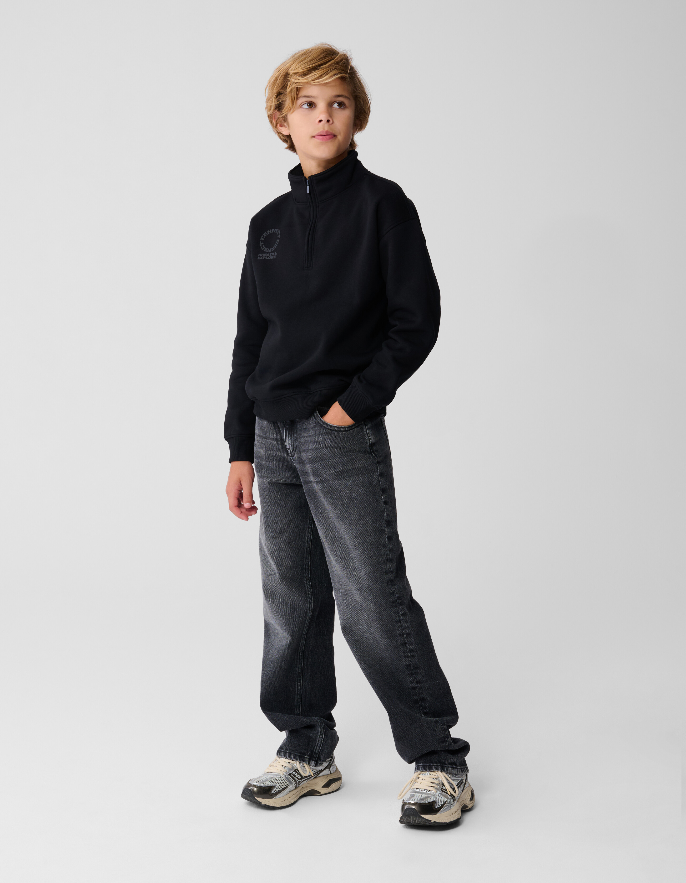 Schwarzer Pullover mit halbem Rei&szlig;verschluss SHOEBY BOYS
